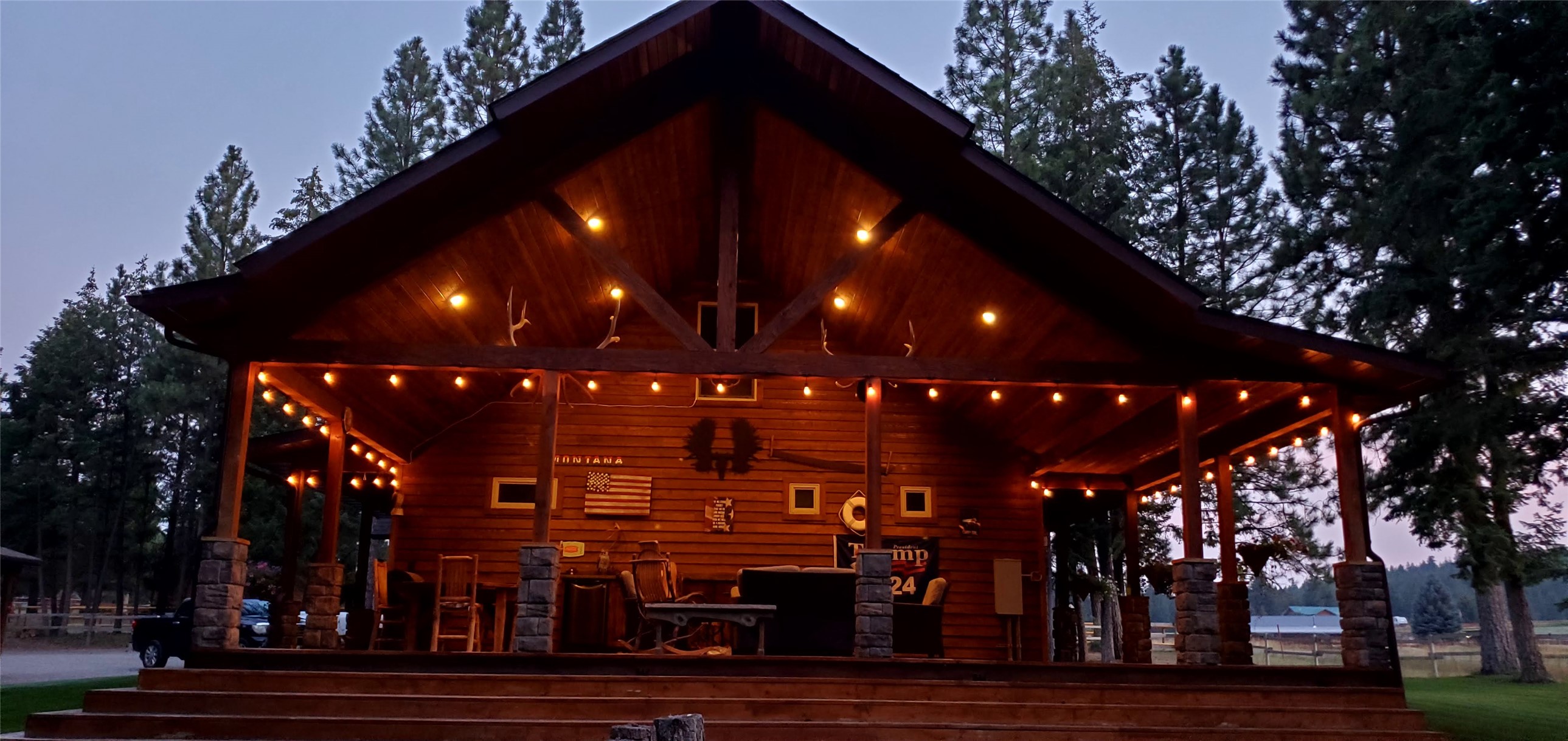 455 Pine Valley Drive N Property Photo 2