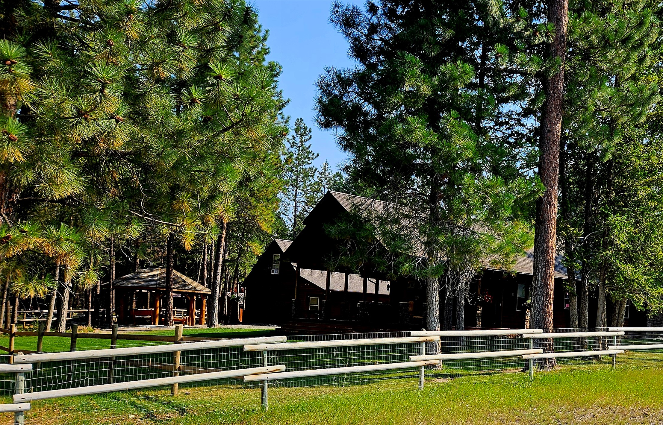 455 Pine Valley Drive N Property Photo 7