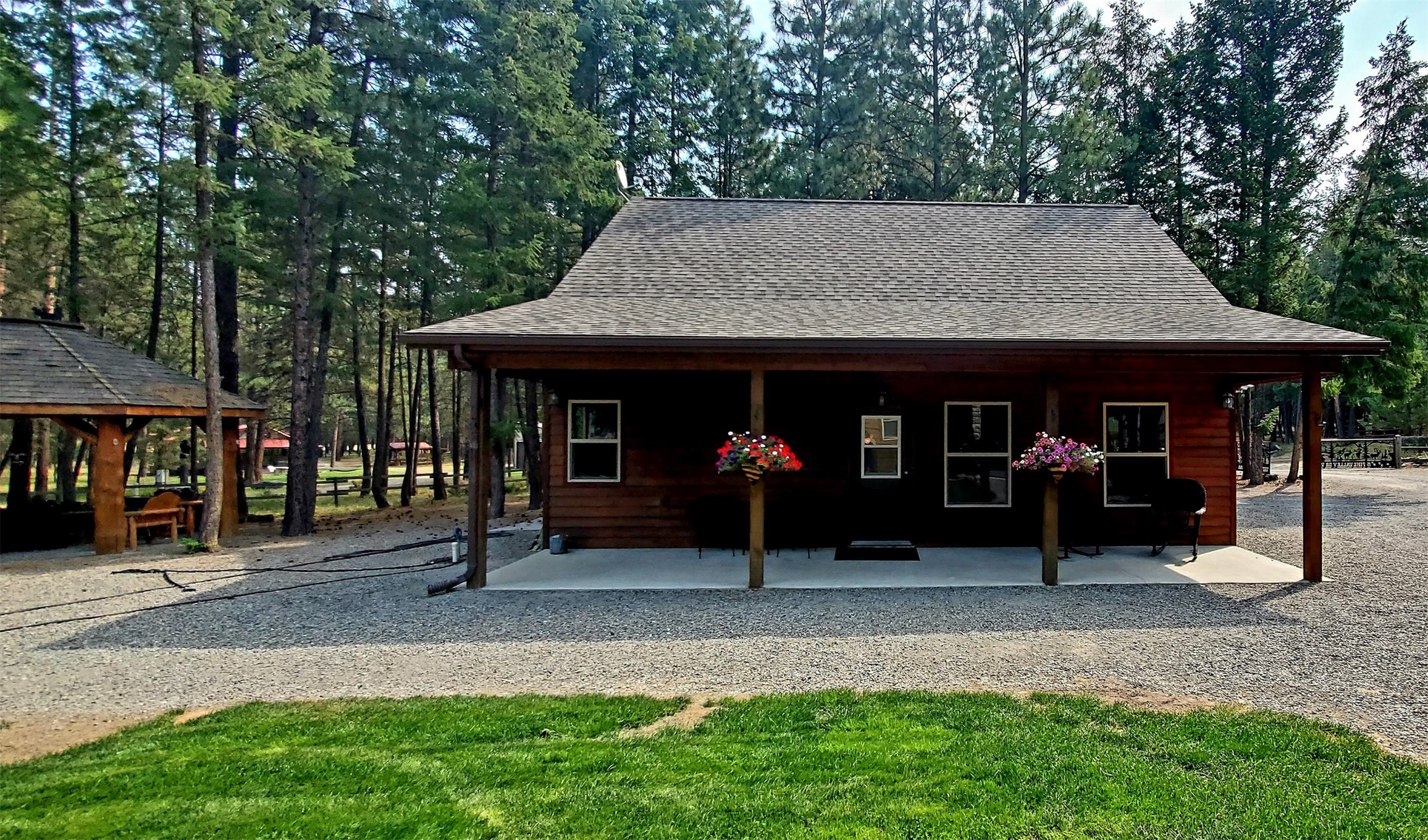 455 Pine Valley Drive N Property Photo 20