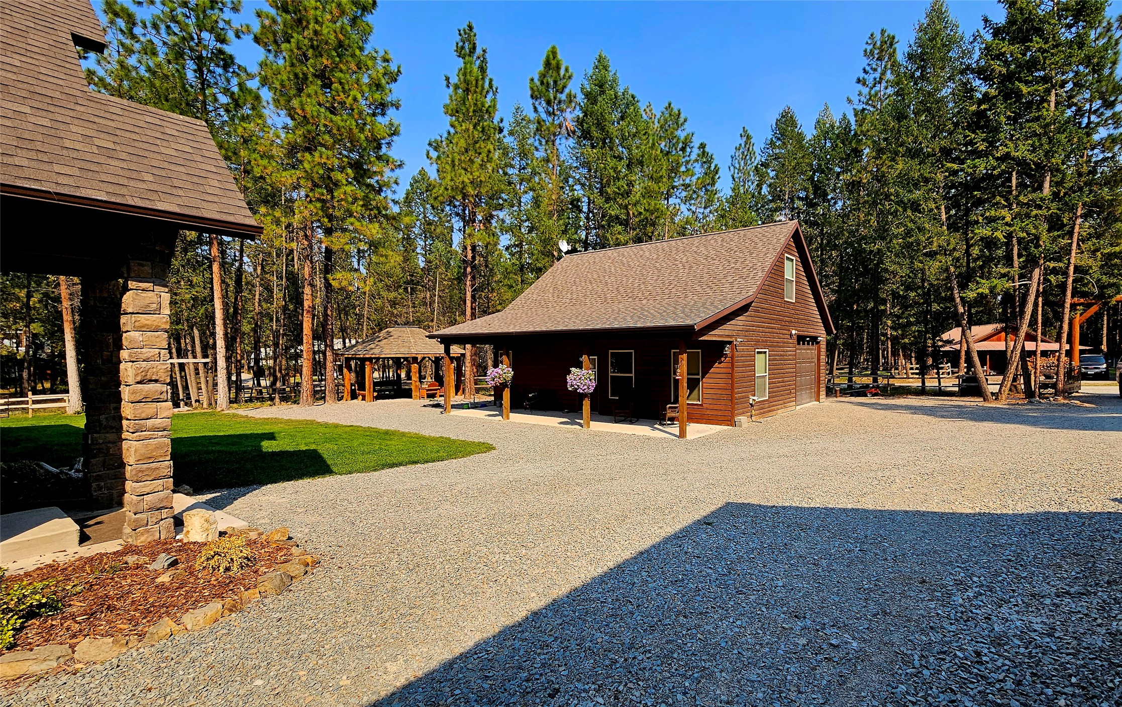 455 Pine Valley Drive N Property Photo 29