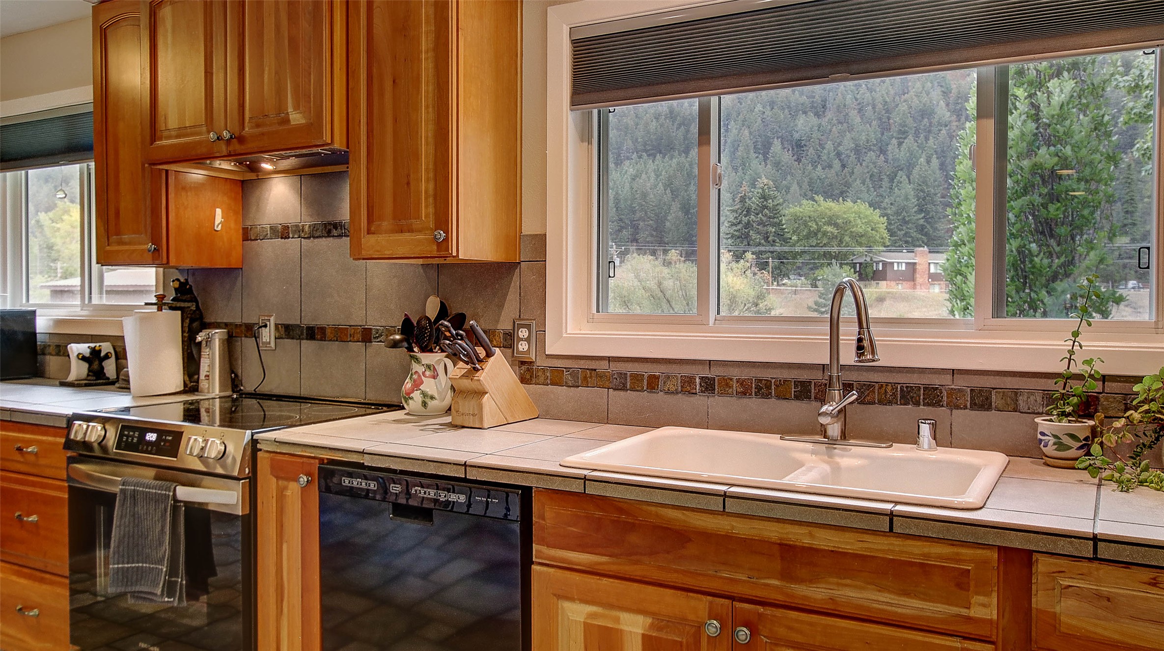 9859 Miller Creek Road Property Photo 7