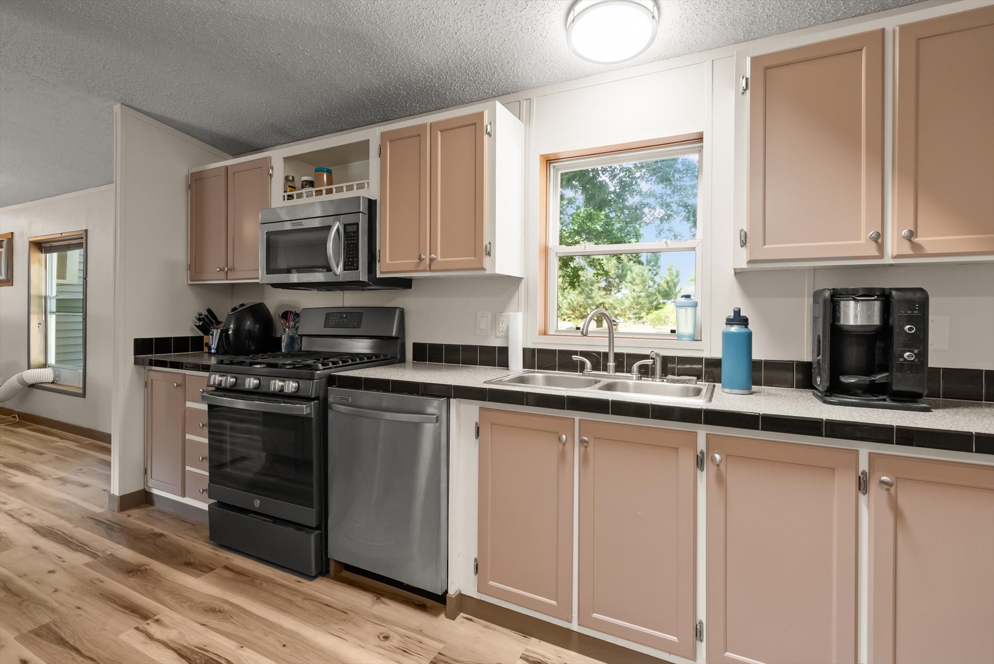 300 Jay Hawk Lane Property Photo 11