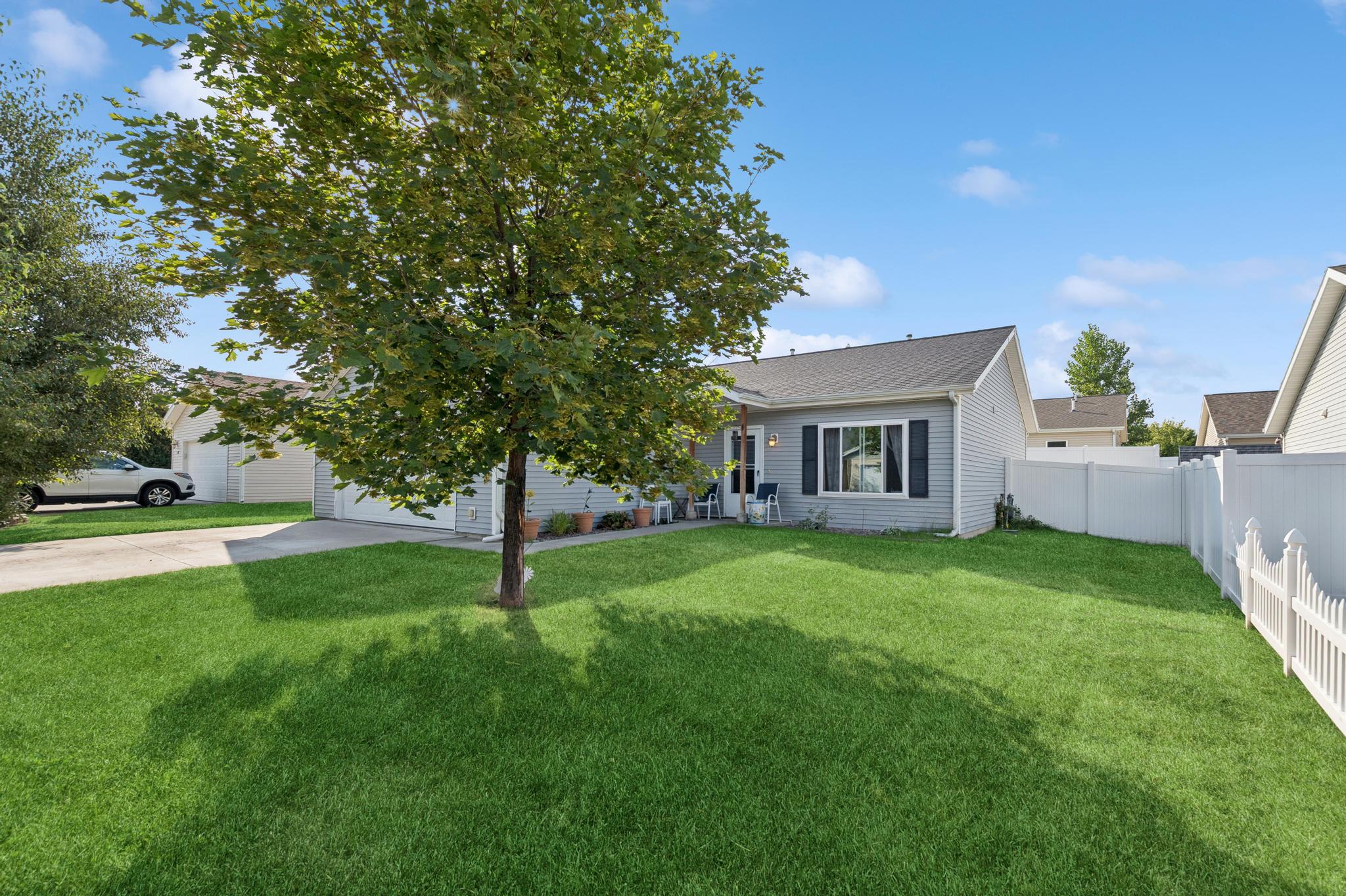 38 Vanderbilt Drive Property Photo 2