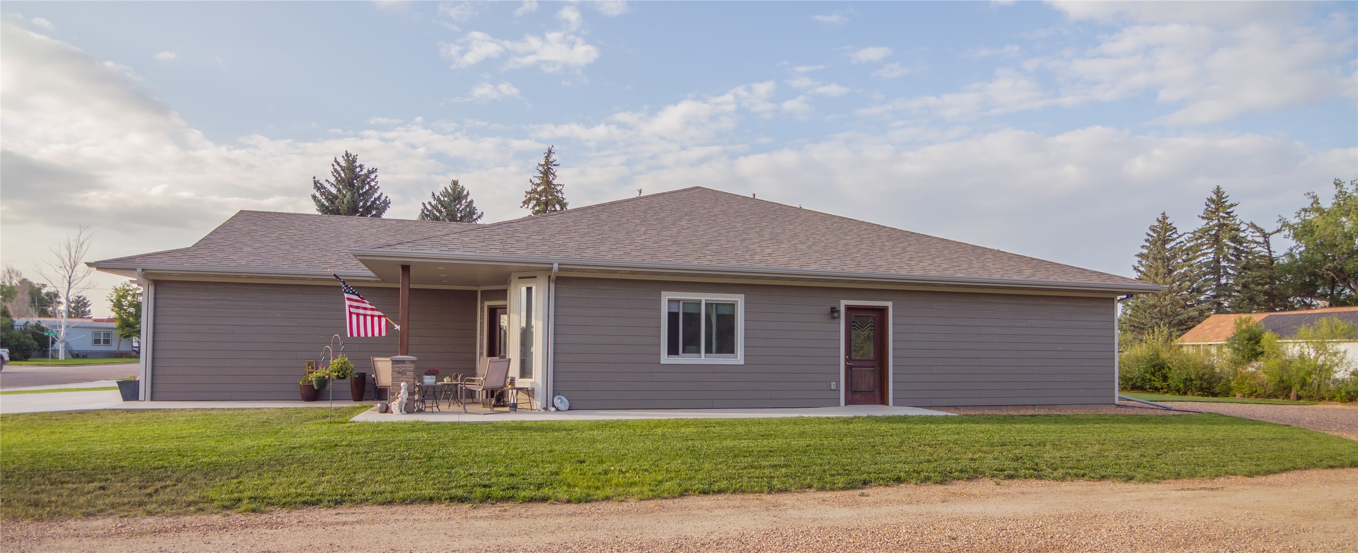 420 4th Avenue E Property Photo 3