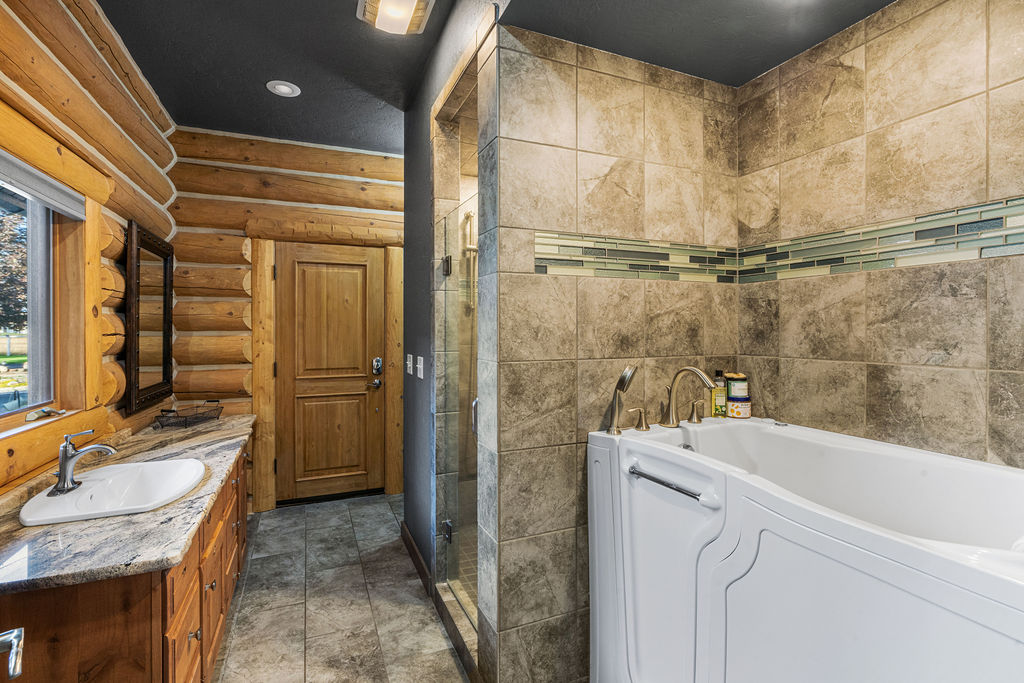 524 Arrow Hill Drive Property Photo 41