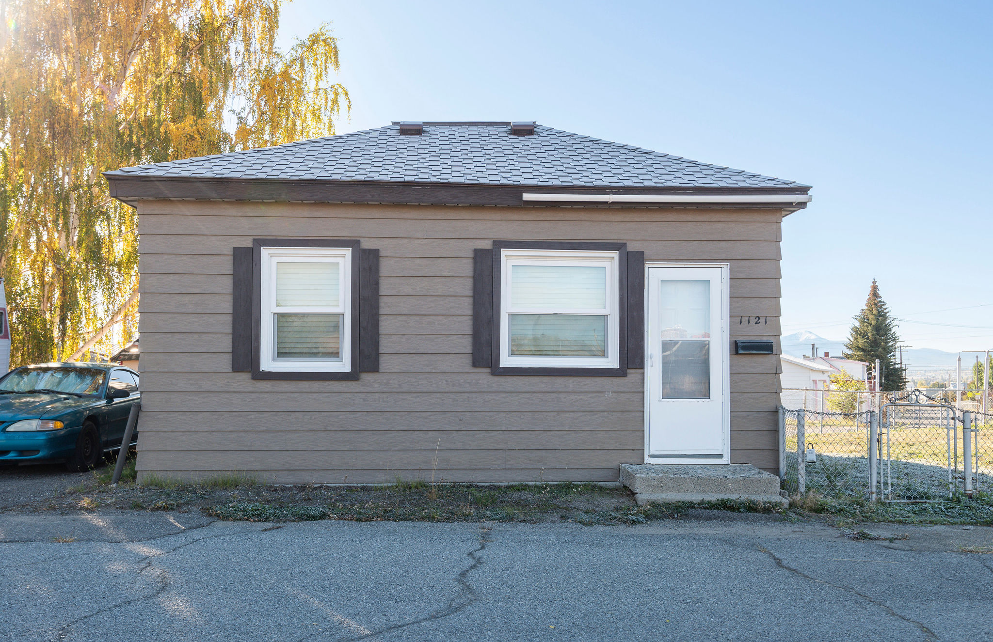 1121 E Third Street Property Photo 1