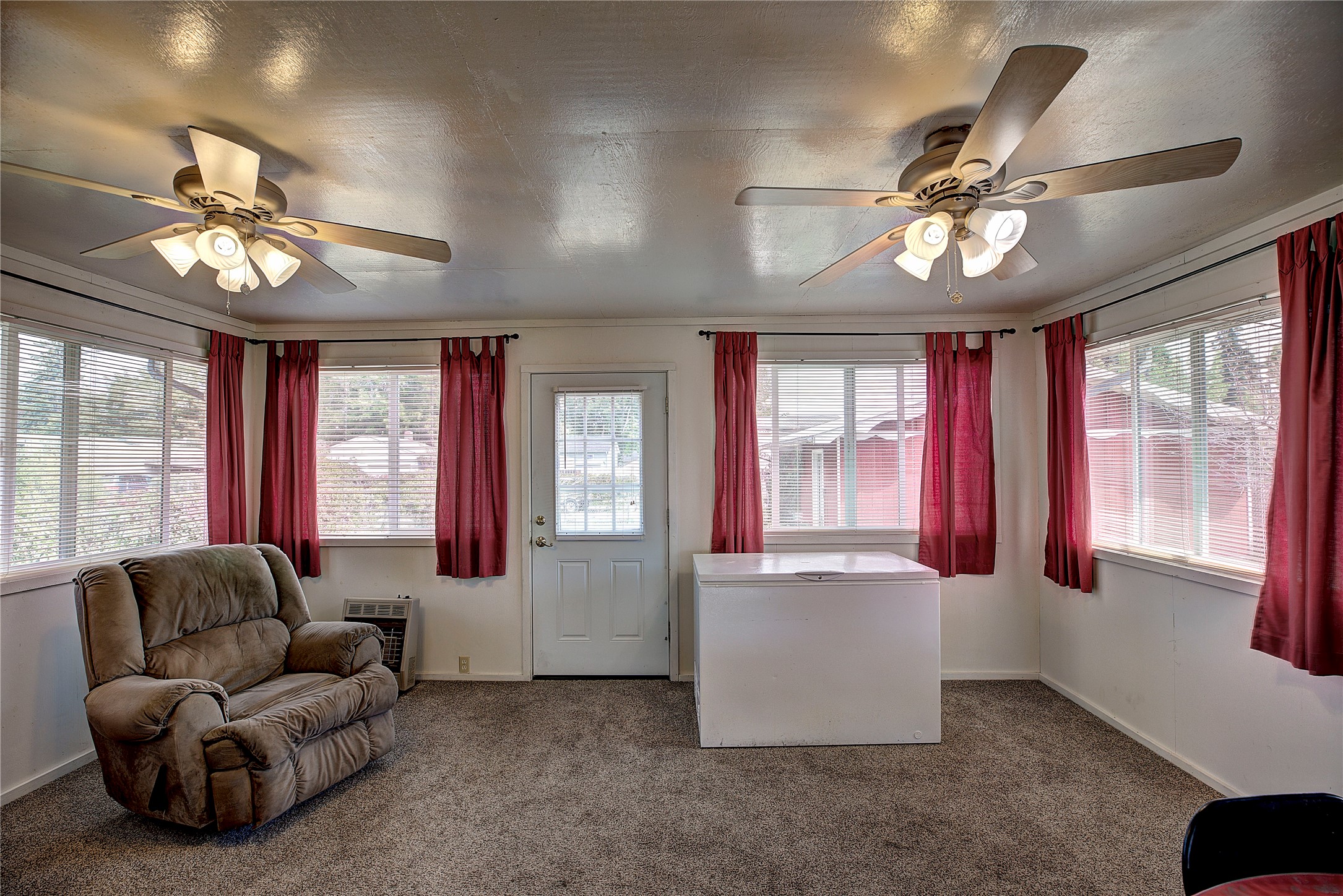 577 6th Avenue West North Property Photo 9