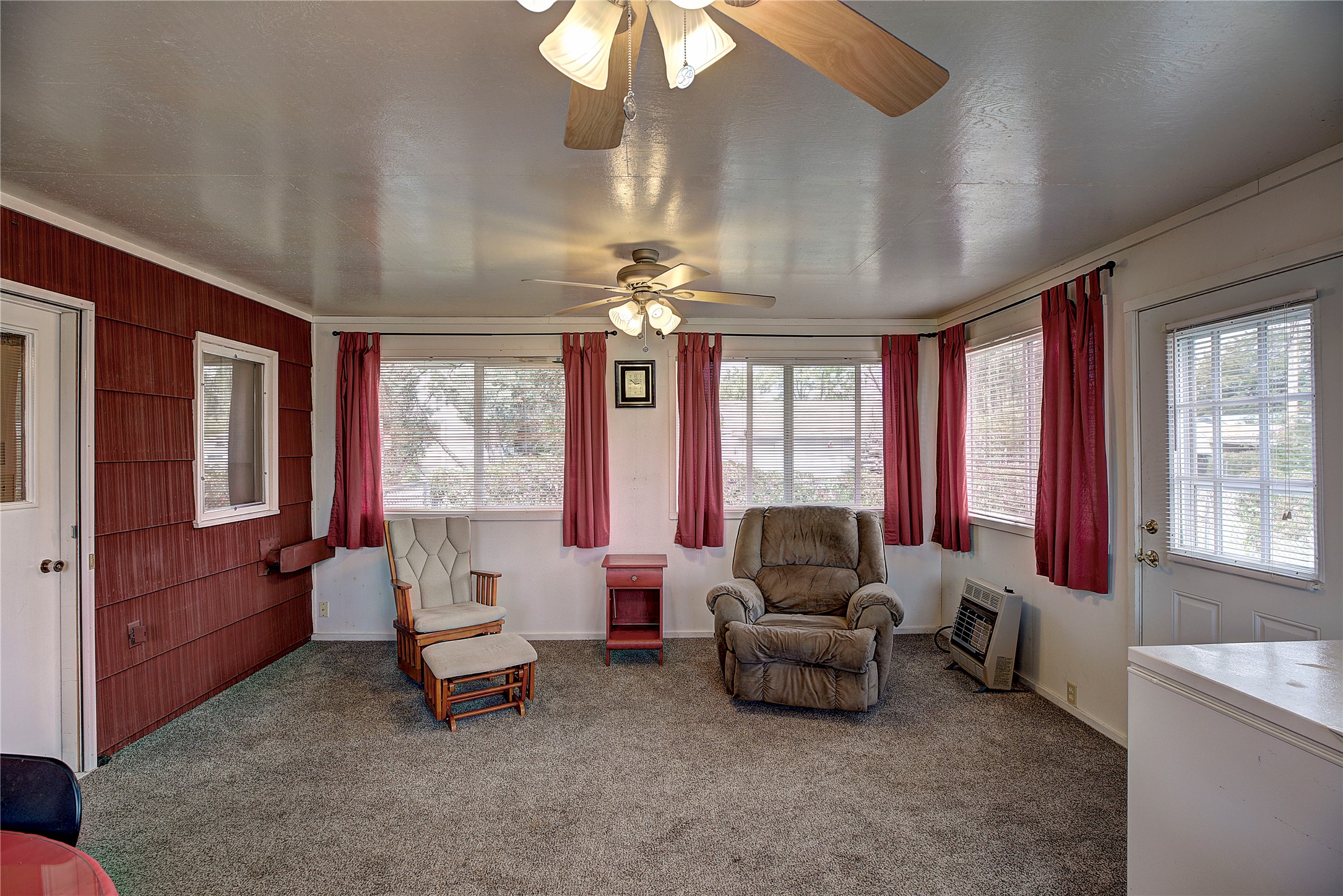 577 6th Avenue West North Property Photo 10