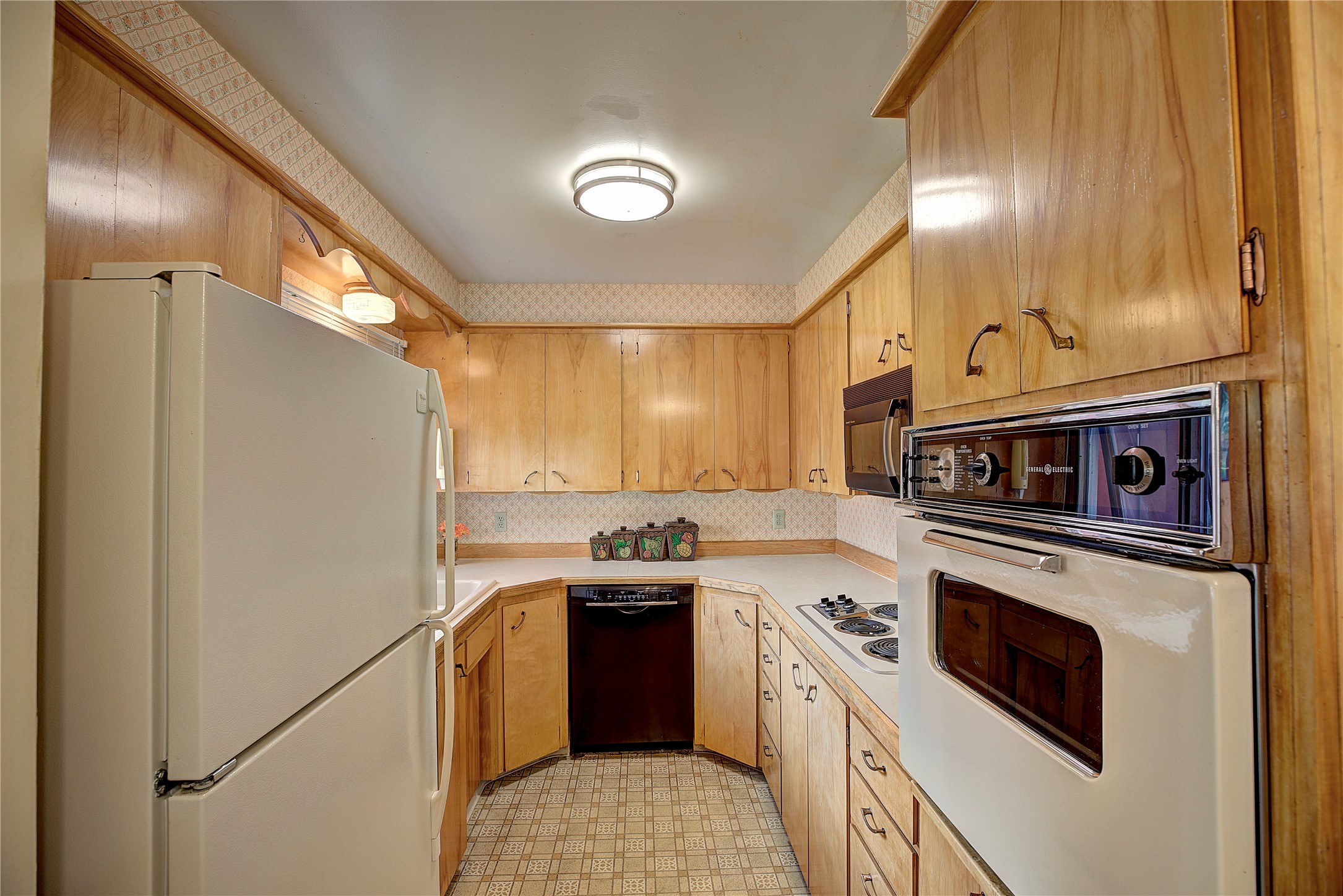 577 6th Avenue West North Property Photo 13