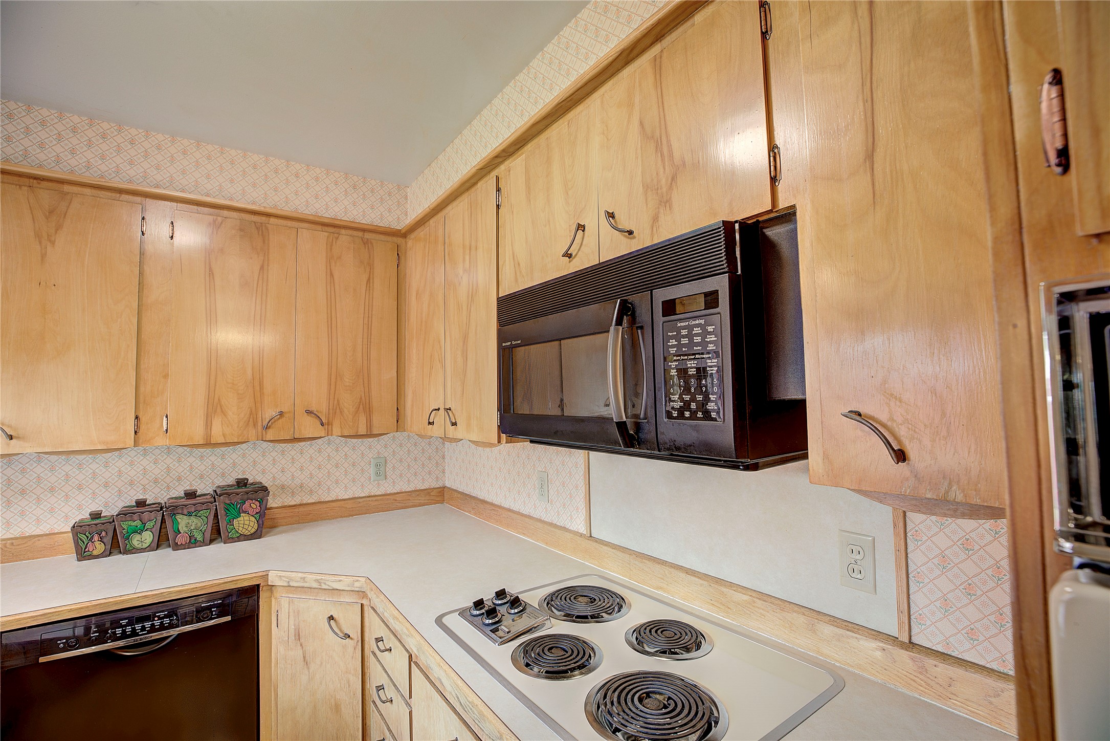 577 6th Avenue West North Property Photo 15