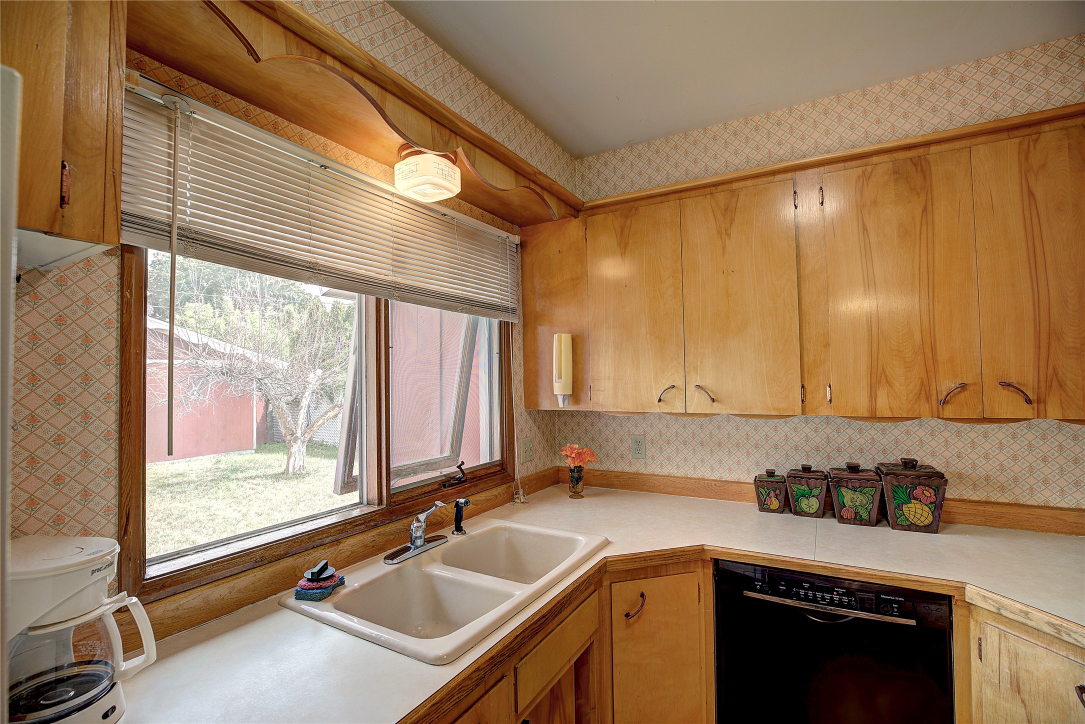 577 6th Avenue West North Property Photo 16