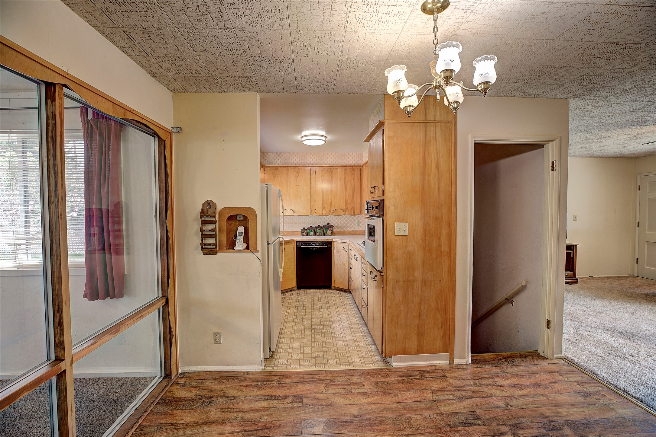 577 6th Avenue West North Property Photo 18