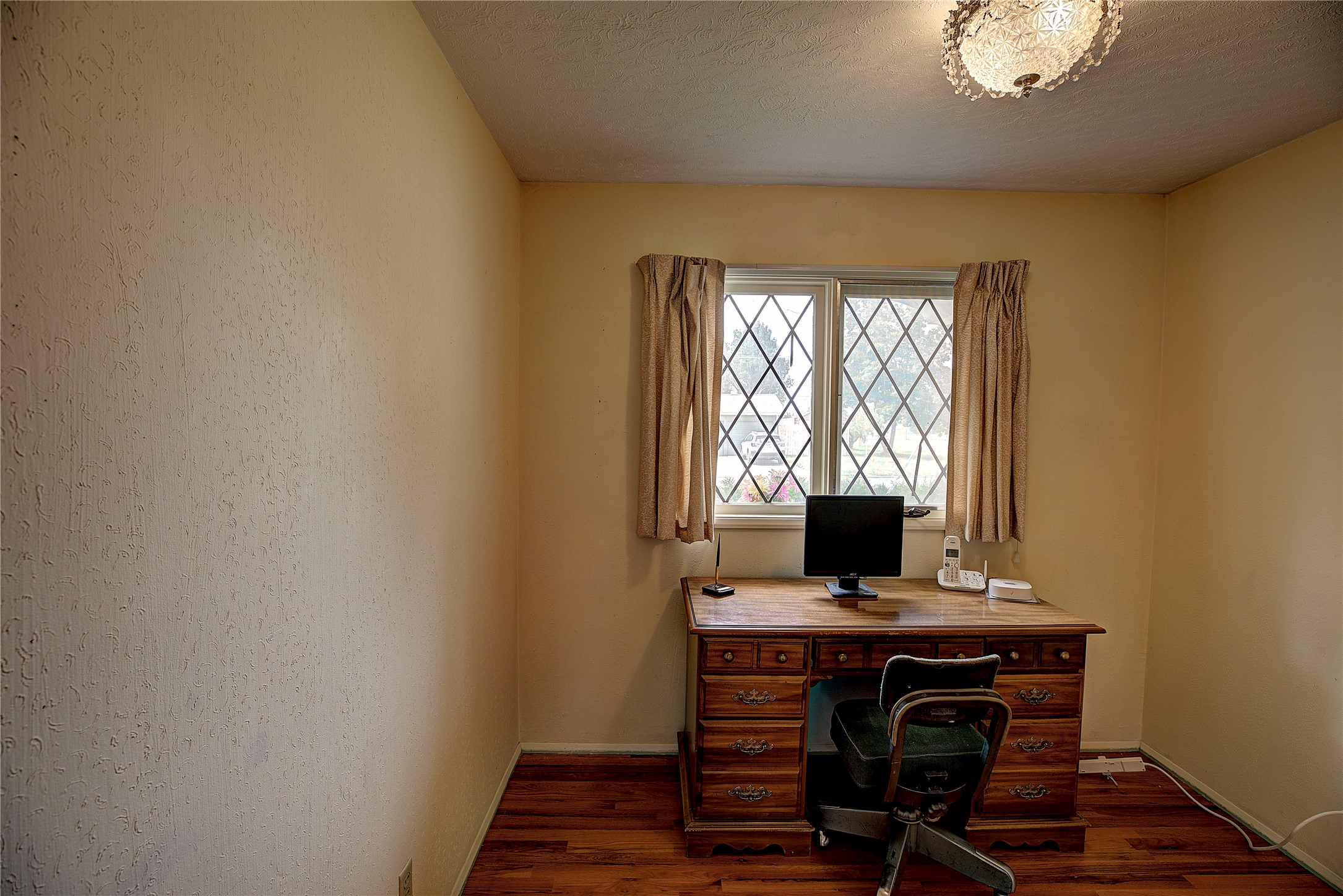 577 6th Avenue West North Property Photo 26