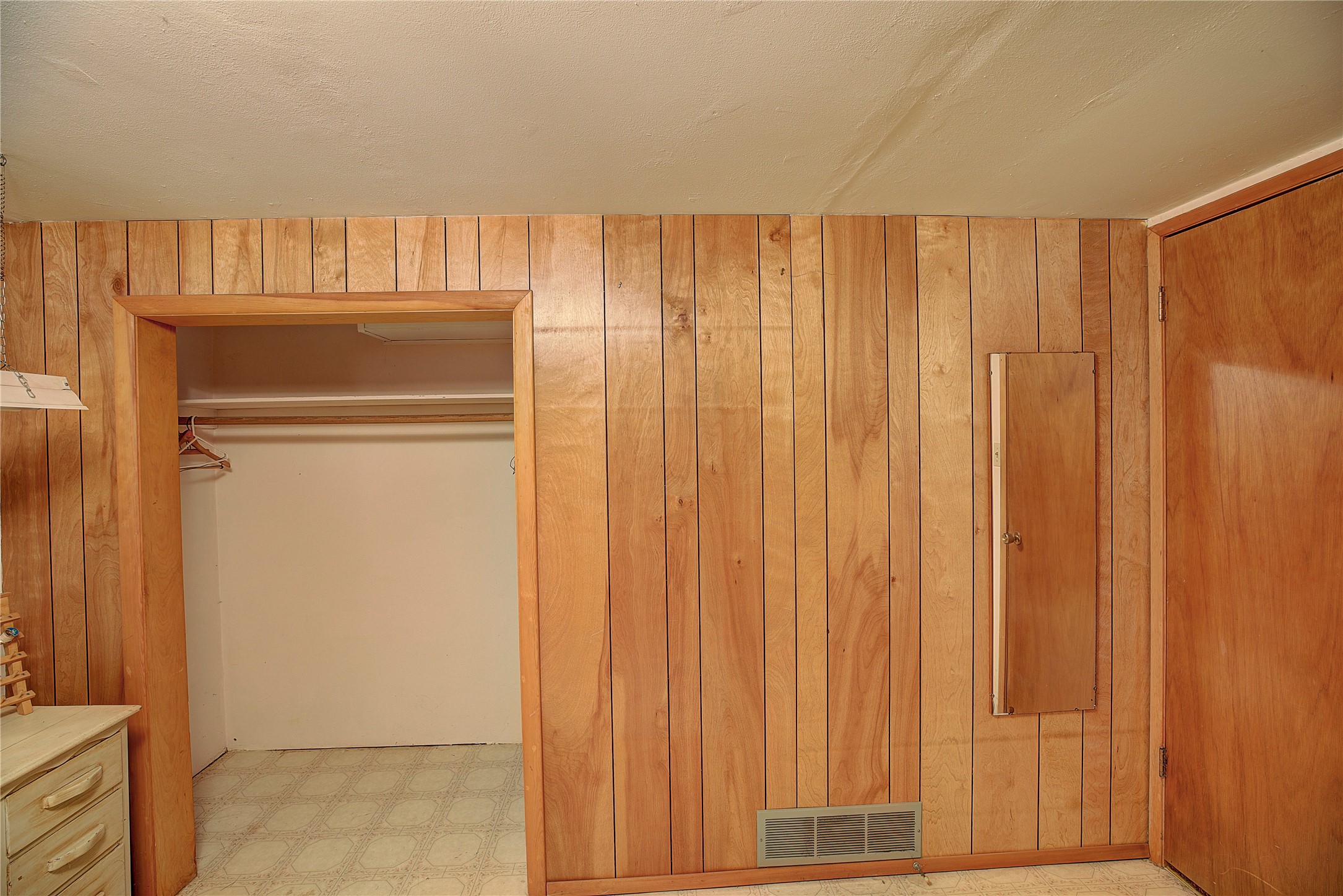 577 6th Avenue West North Property Photo 40