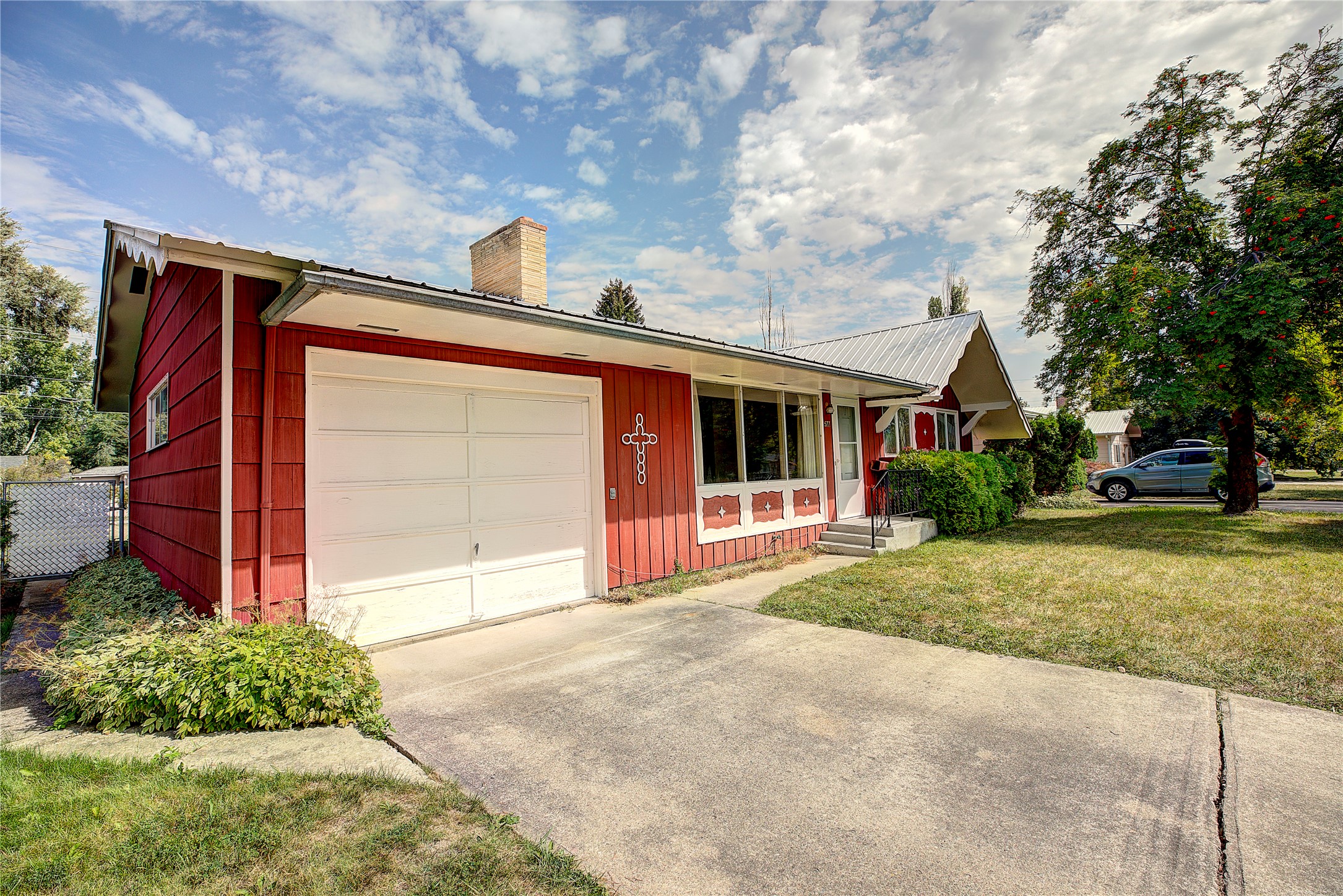 577 6th Avenue West North Property Photo 44