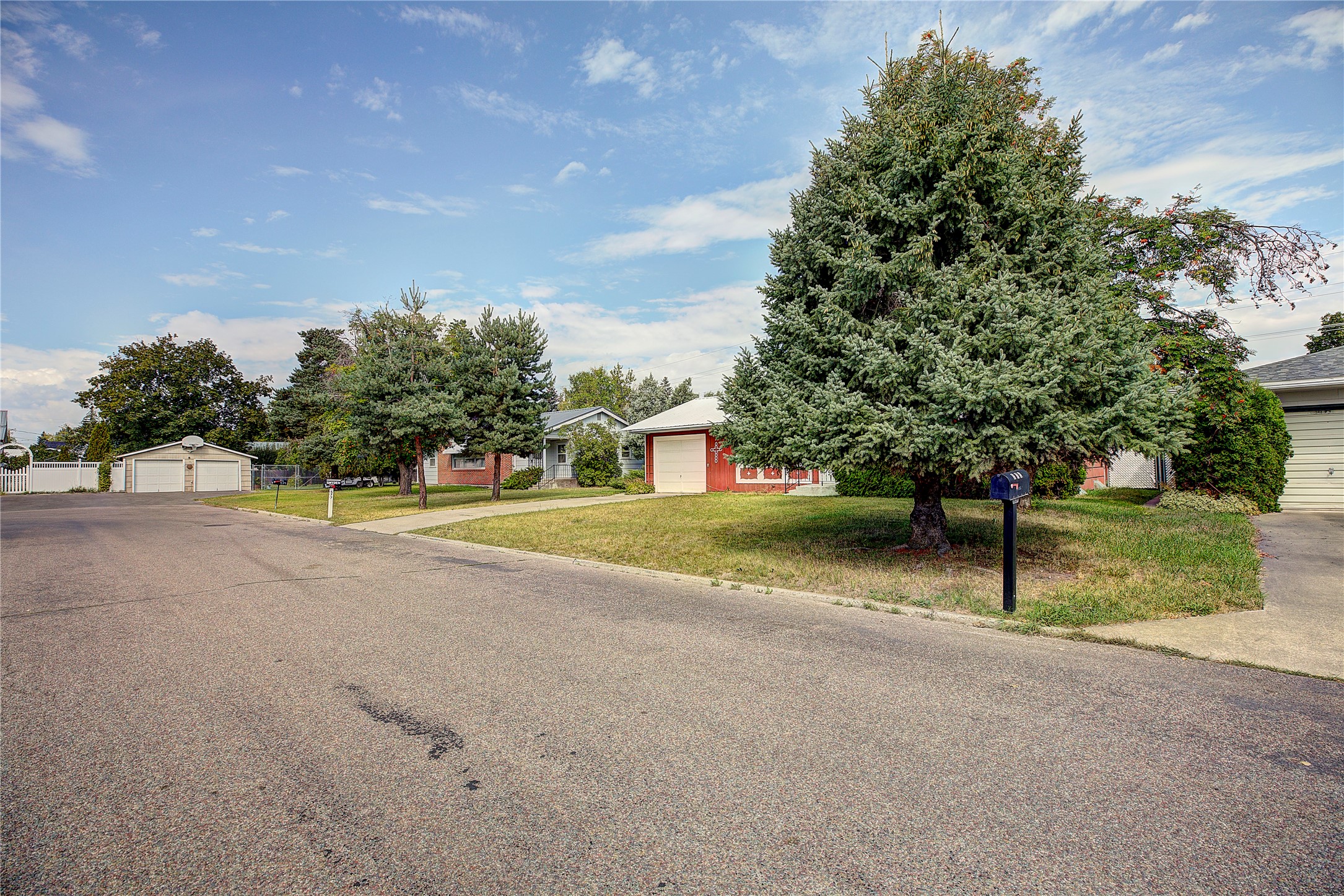 577 6th Avenue West North Property Photo 46