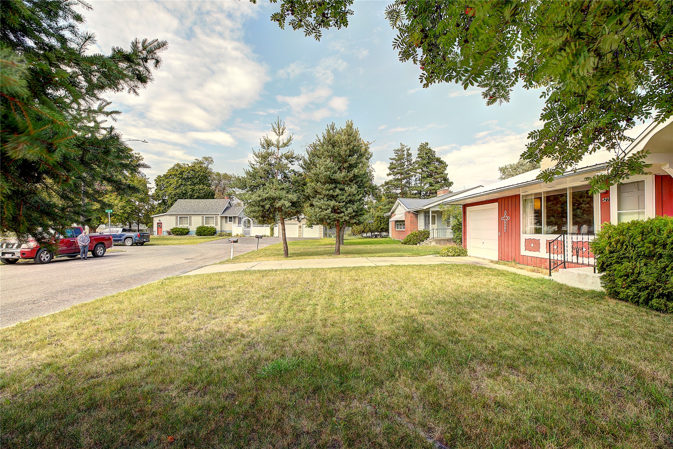 577 6th Avenue West North Property Photo 48