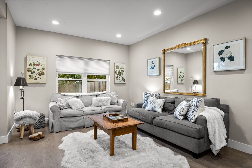 919 Columbia Avenue A Property Photo 9