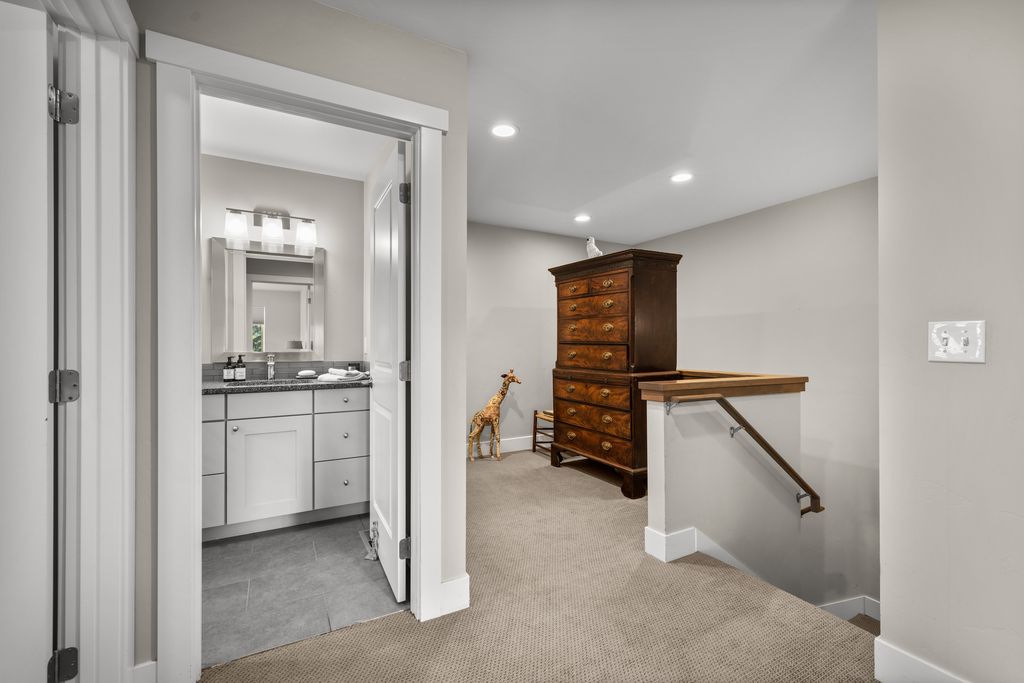 919 Columbia Avenue A Property Photo 11