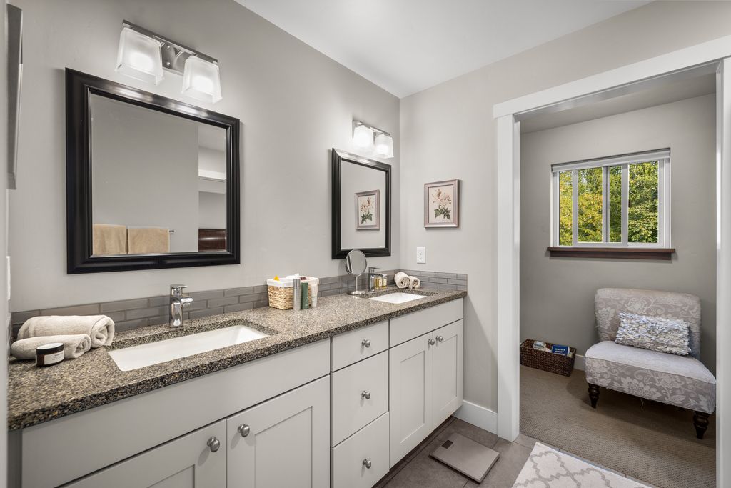 919 Columbia Avenue A Property Photo 17