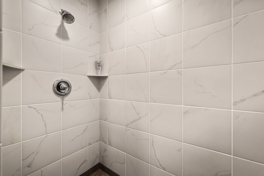 919 Columbia Avenue A Property Photo 19