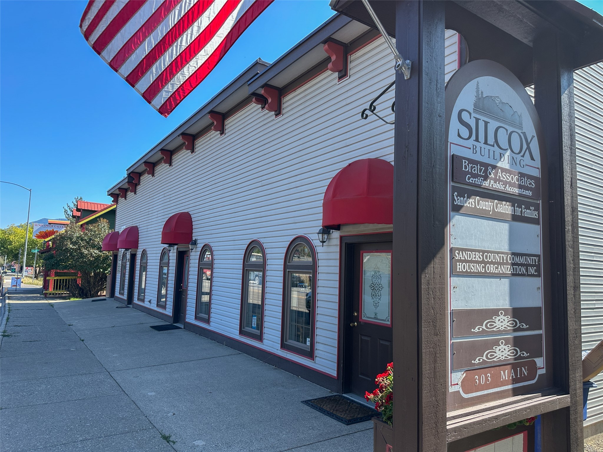 303 W Main Street Property Photo 1