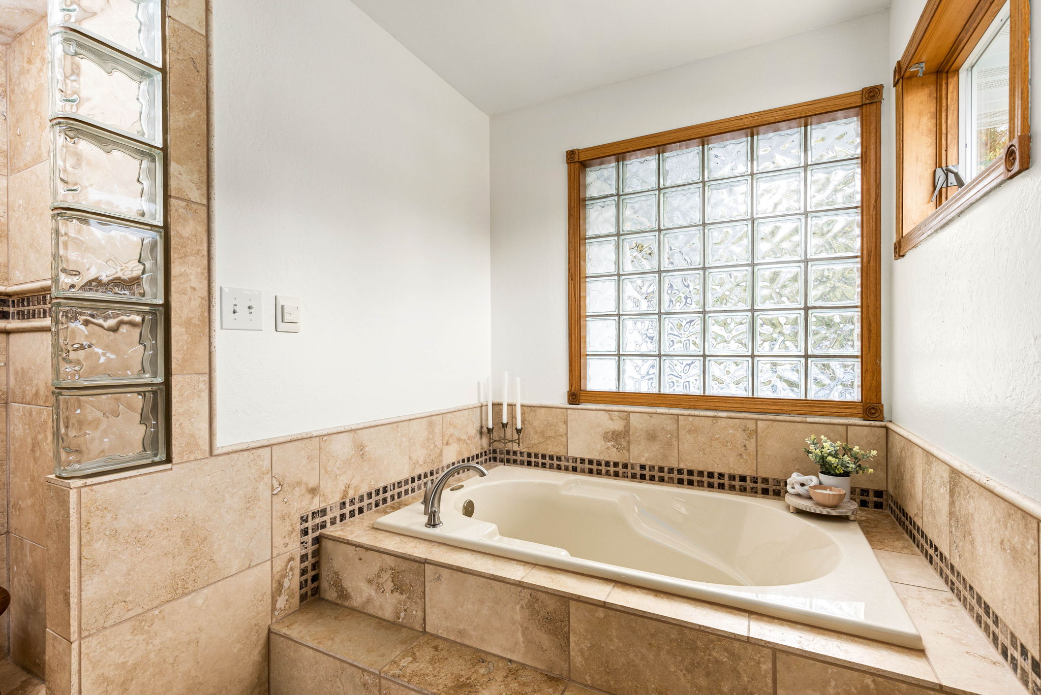 1905 Centennial Drive Property Photo 37