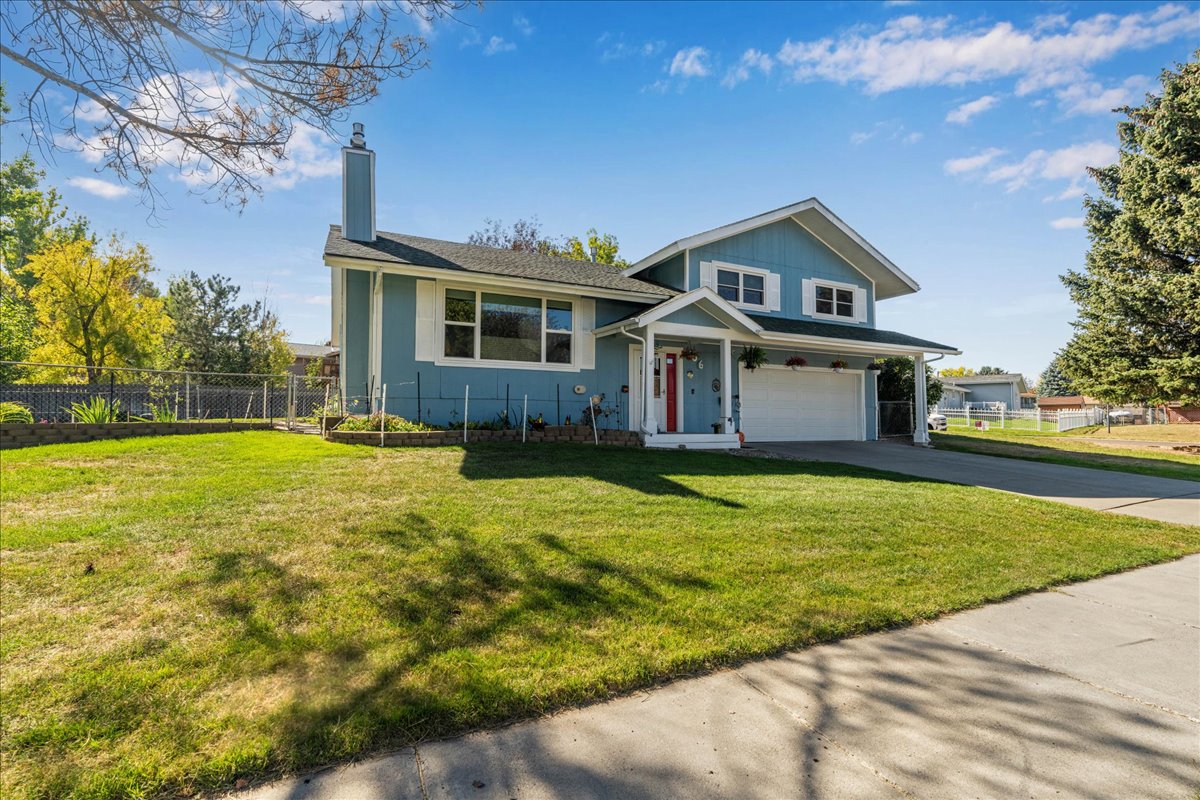 706 Fox Drive Property Photo 2