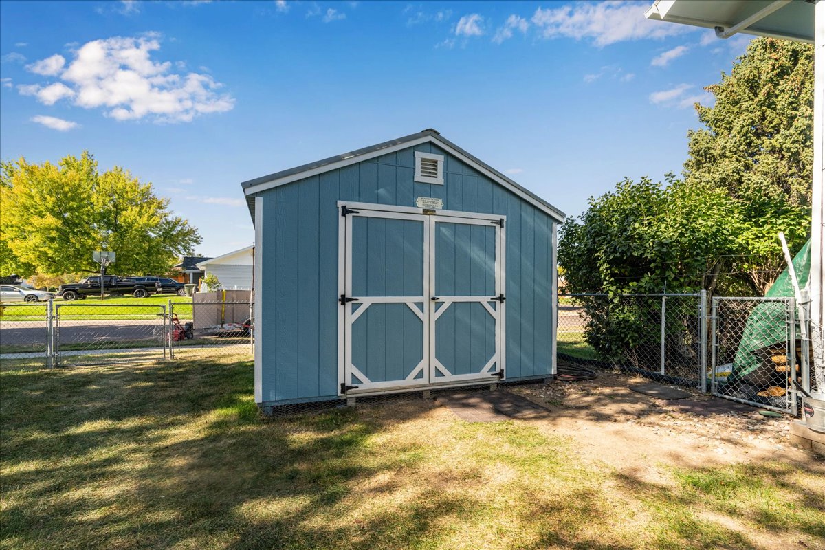 706 Fox Drive Property Photo 7