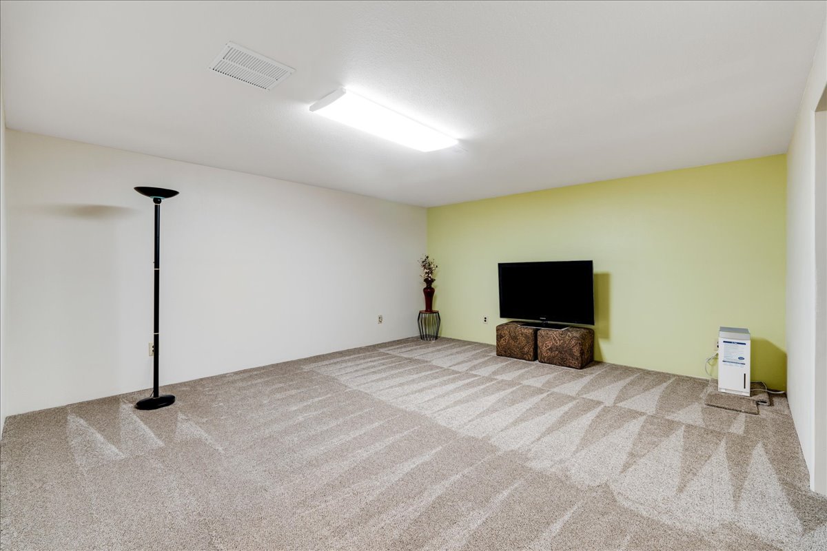 706 Fox Drive Property Photo 20