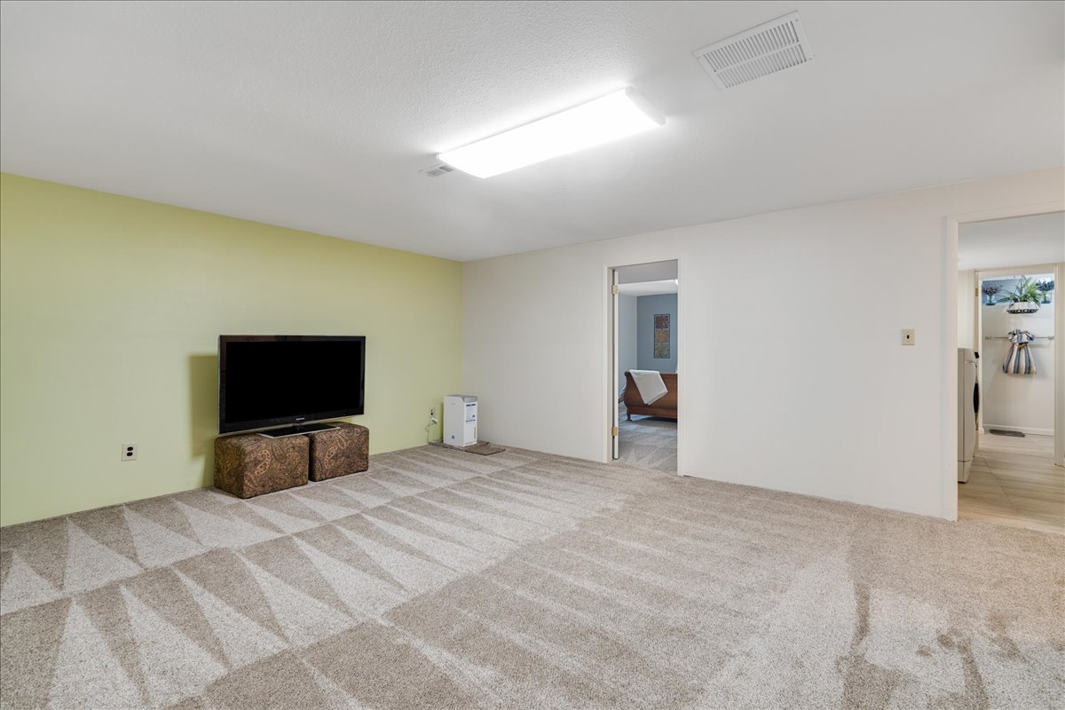 706 Fox Drive Property Photo 22