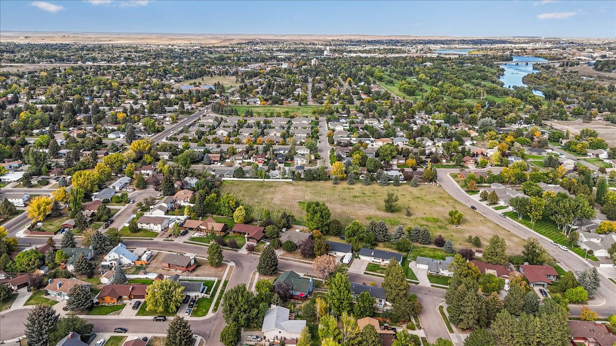 706 Fox Drive Property Photo 33