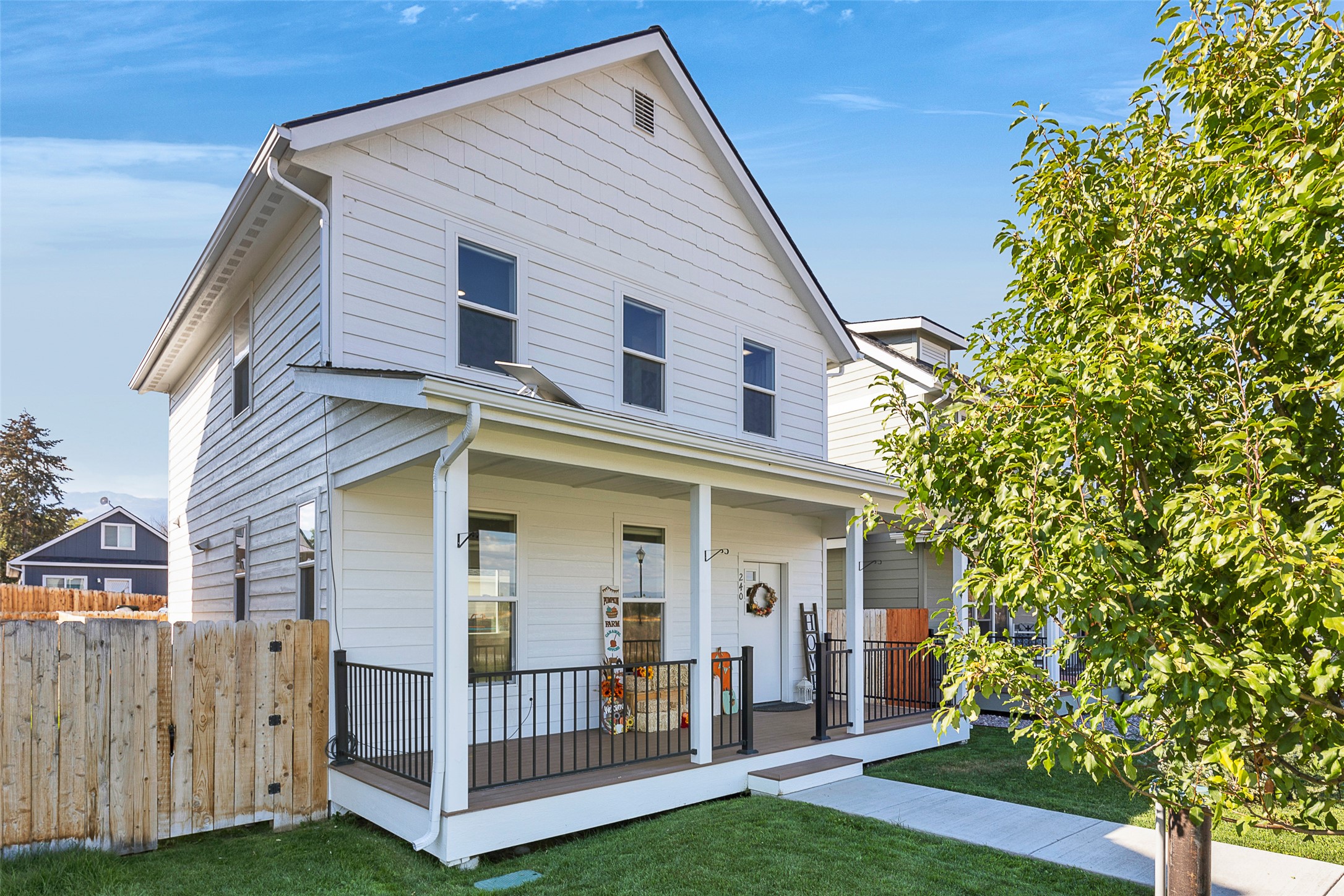 240 Sunset Alley Drive Property Photo 3