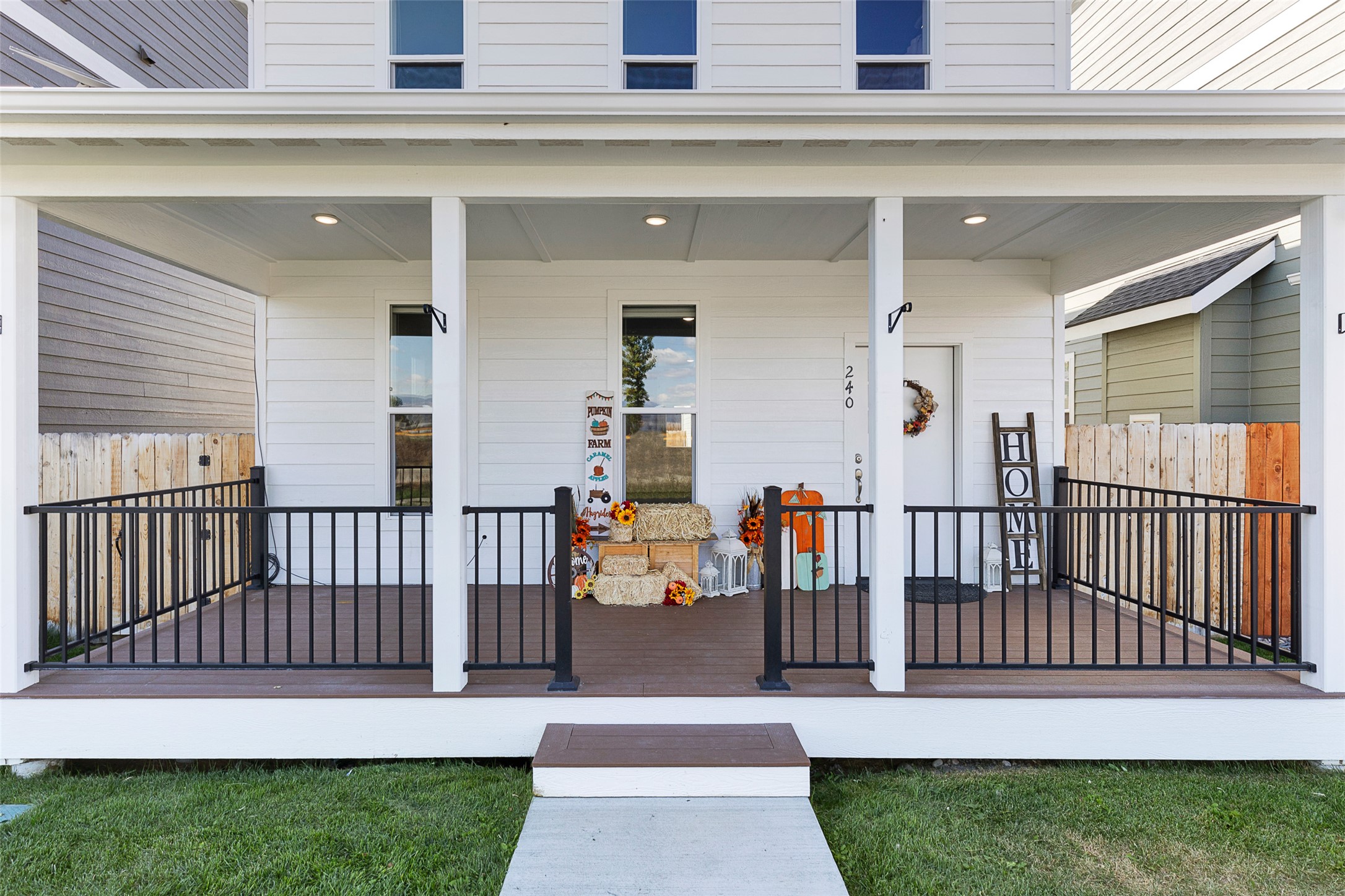 240 Sunset Alley Drive Property Photo 5