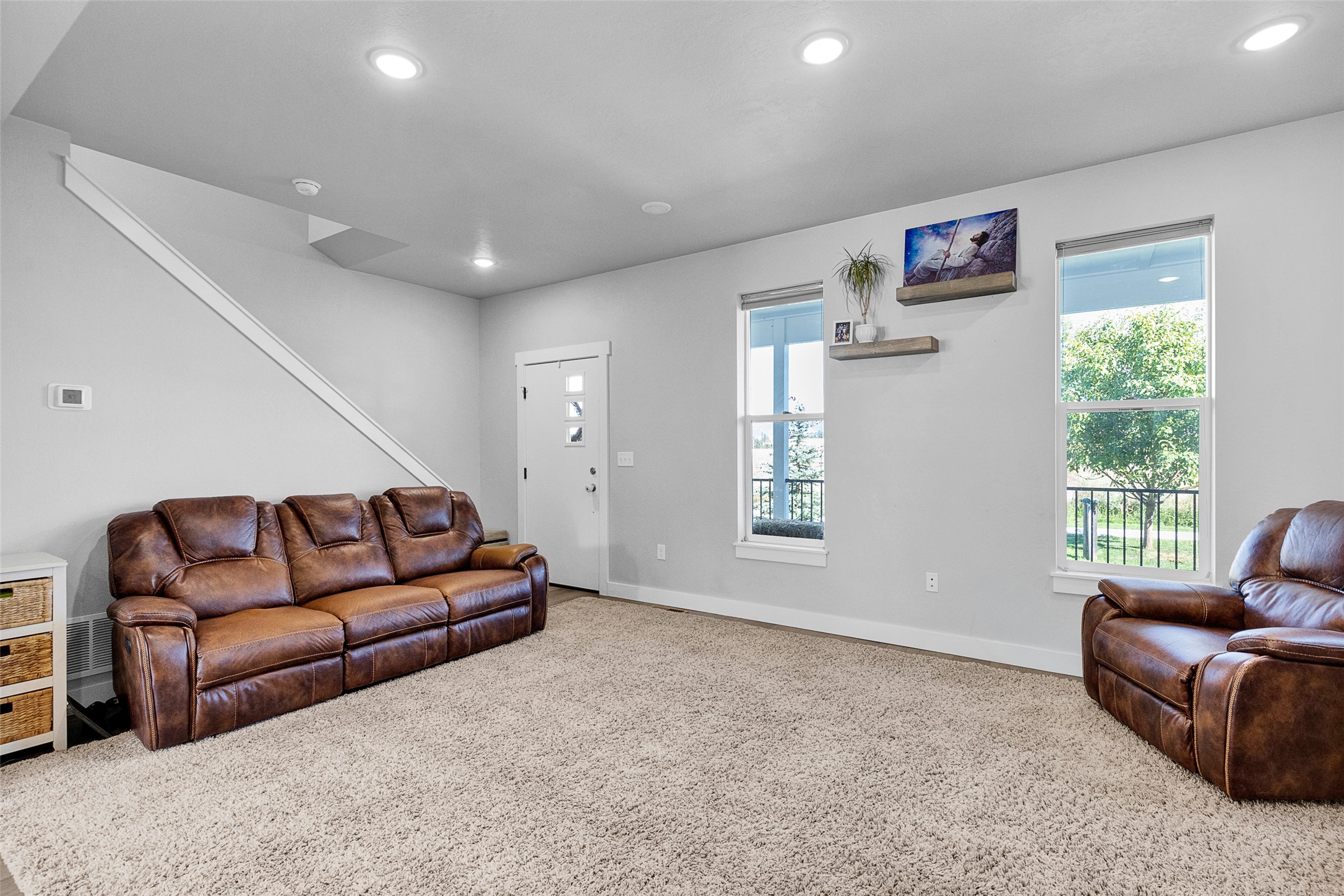 240 Sunset Alley Drive Property Photo 8