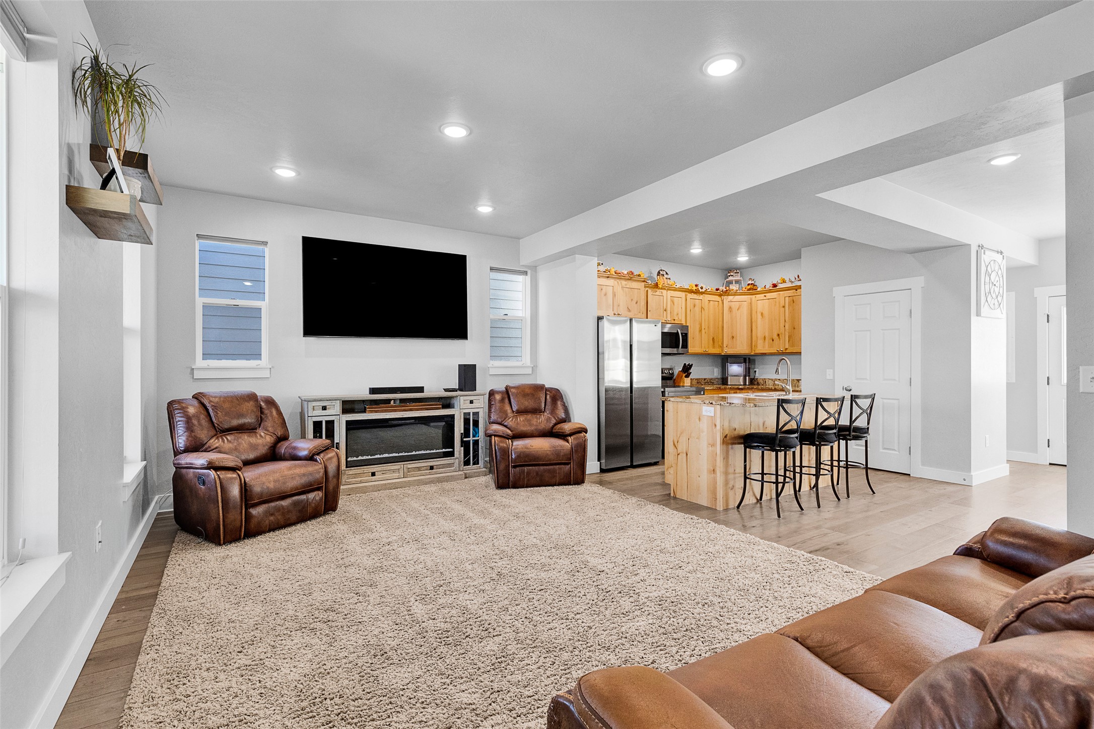 240 Sunset Alley Drive Property Photo 9