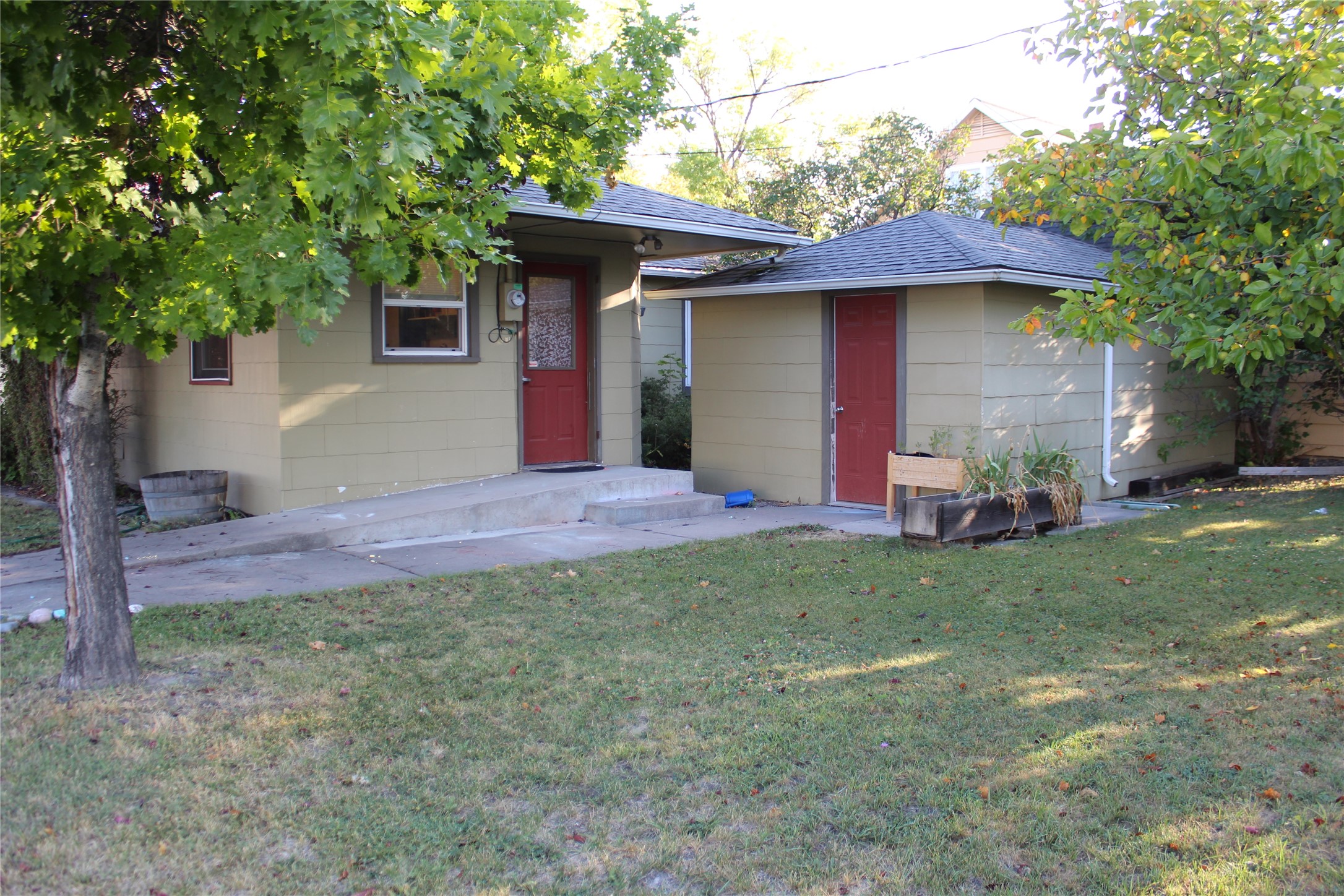 2 6th Avenue E Property Photo 28
