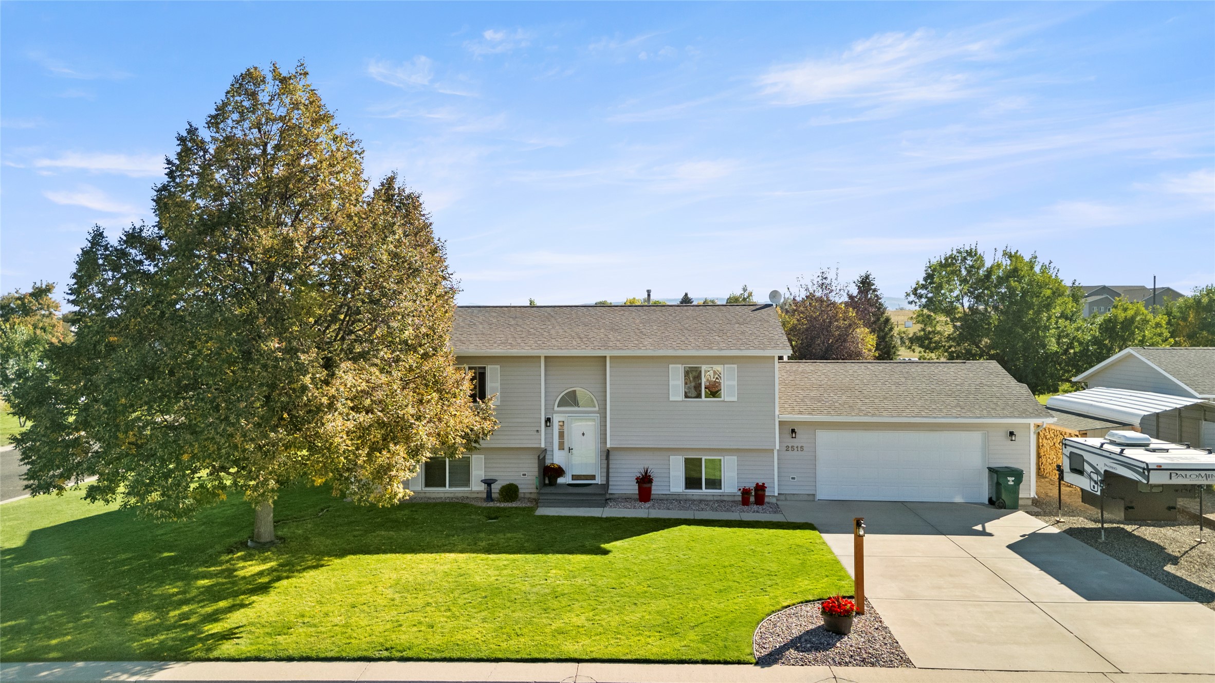 2515 Eastgate Drive Property Photo 2