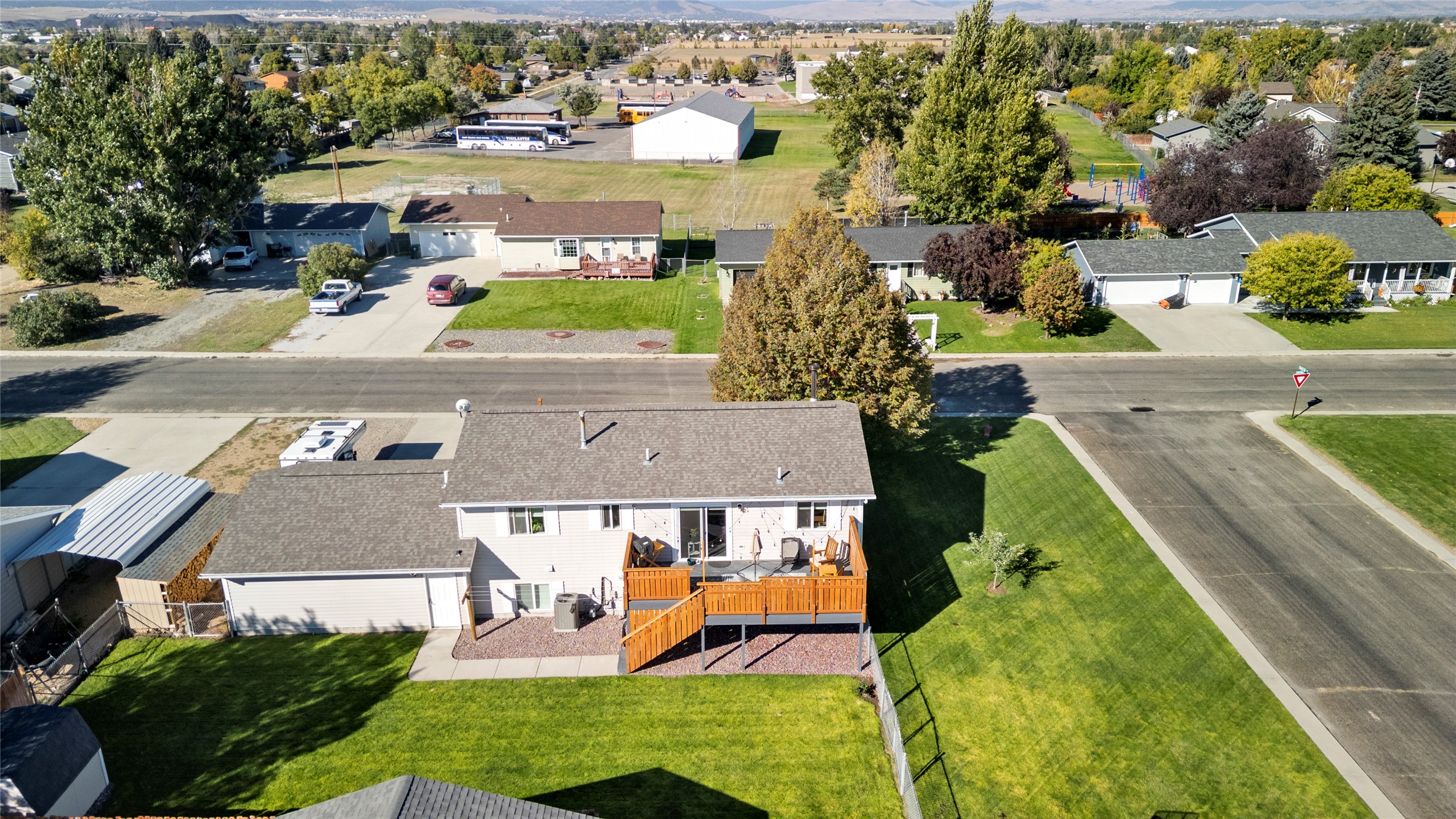 2515 Eastgate Drive Property Photo 3