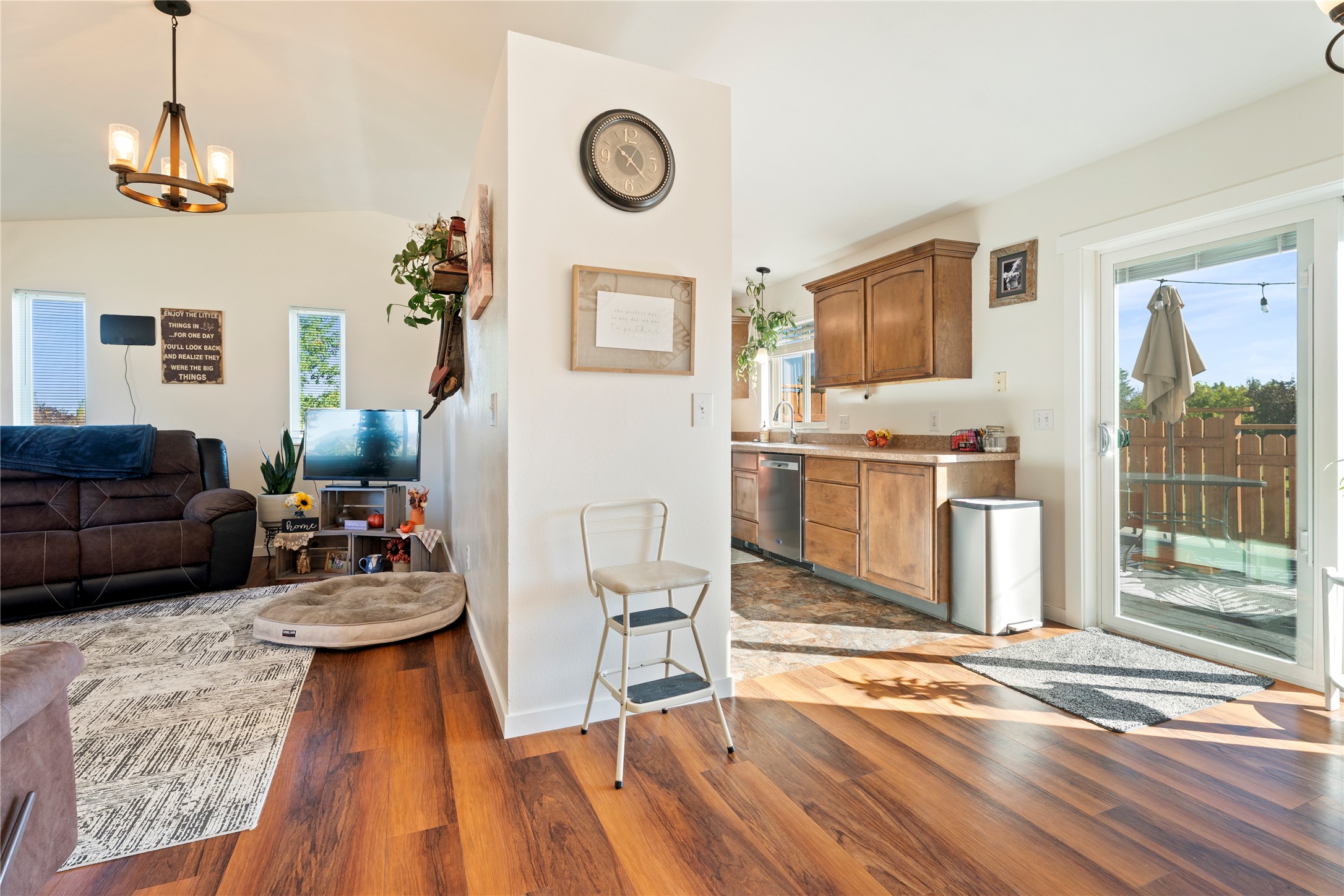 2515 Eastgate Drive Property Photo 6