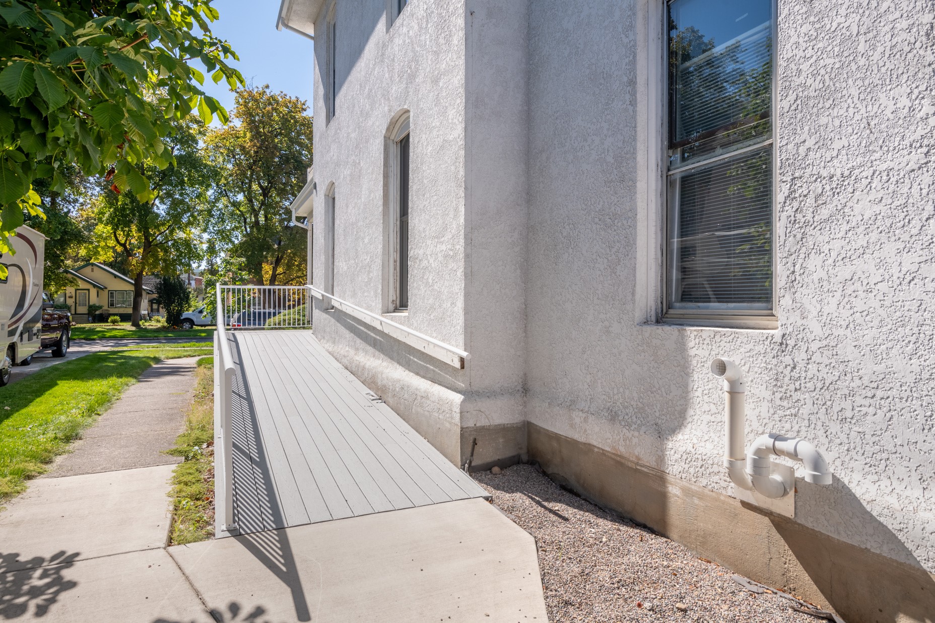 416 E Pine Street Property Photo 12