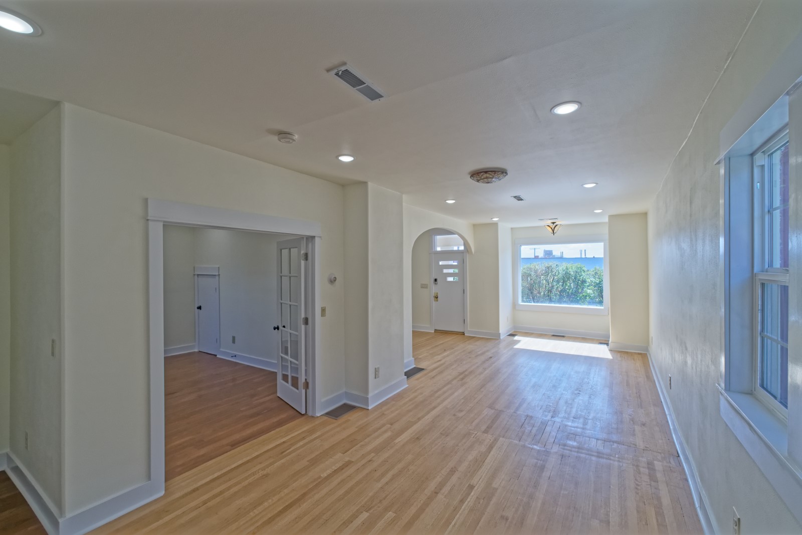 705 W Park Street Property Photo 6