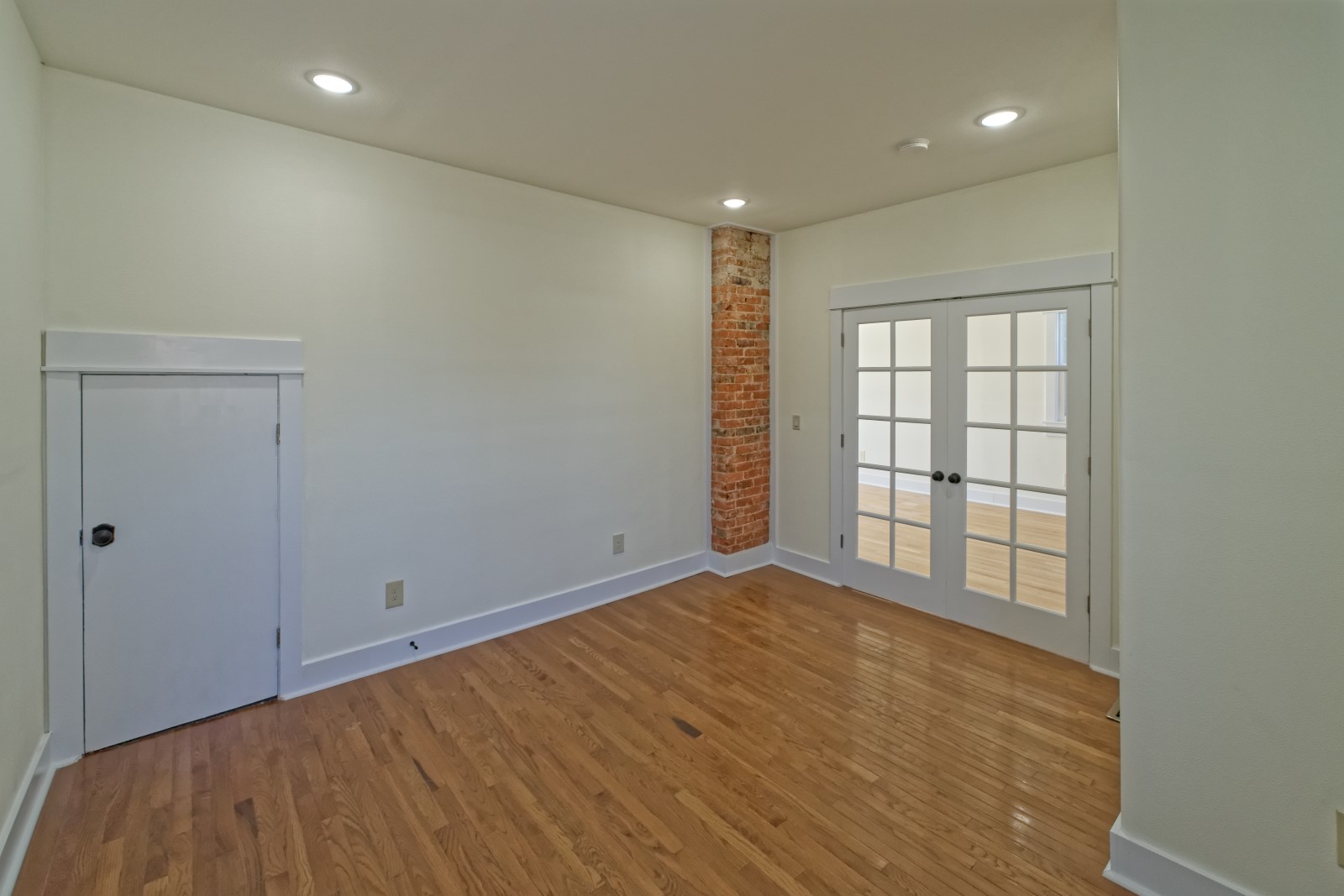 705 W Park Street Property Photo 7