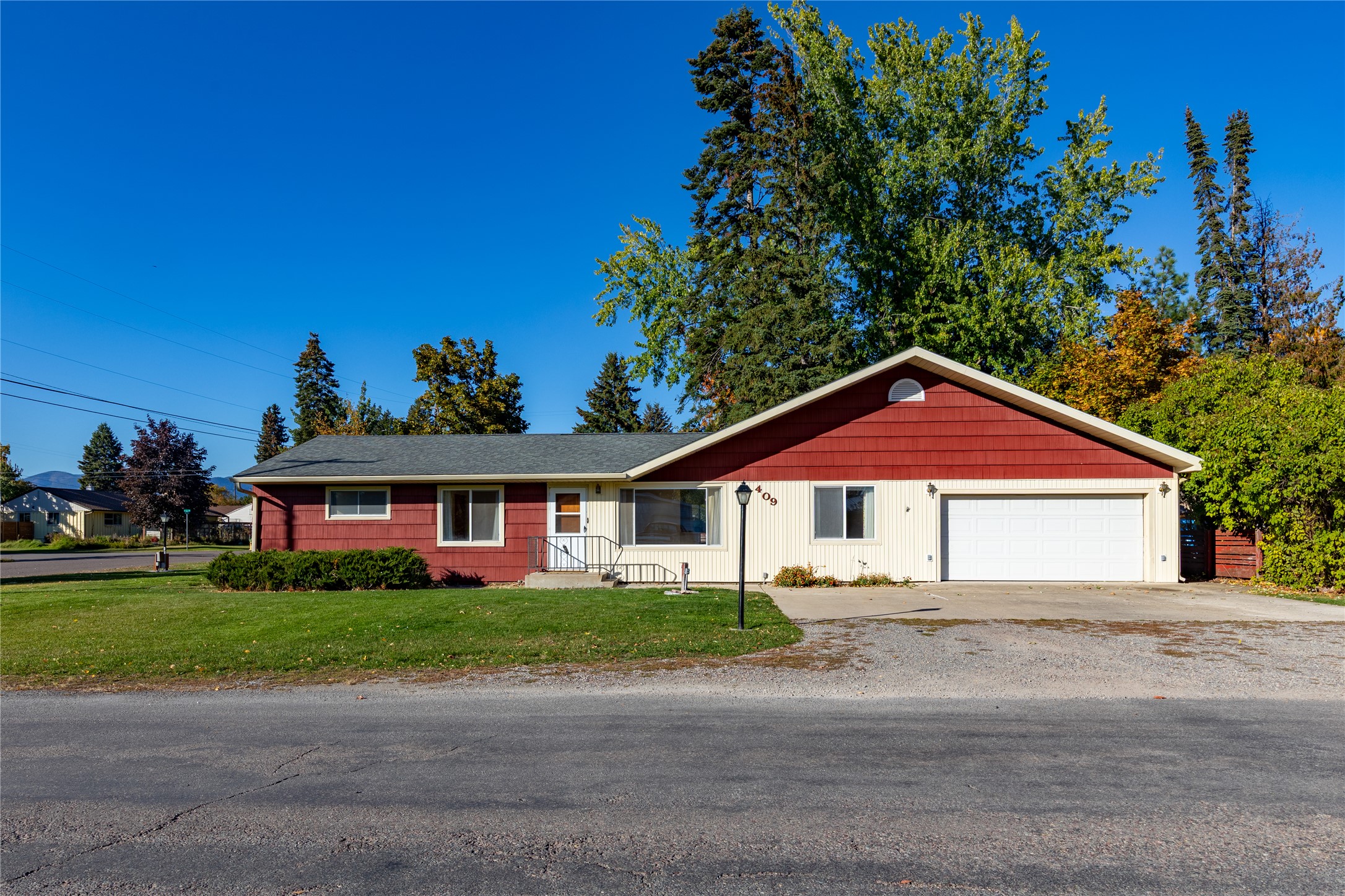 409 1st Street East North Property Photo 1