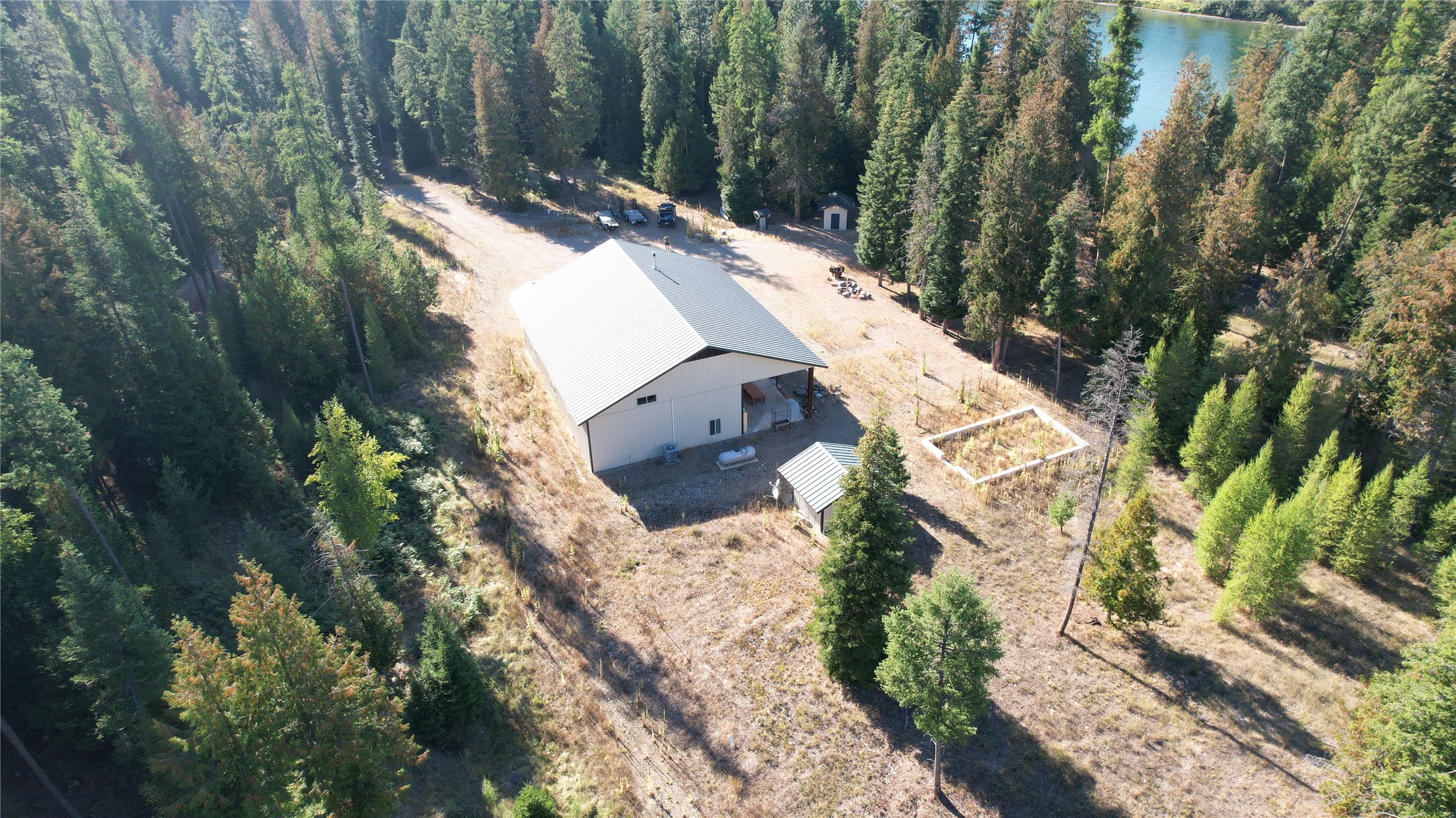 18731 Us Highway 2 Property Photo 10
