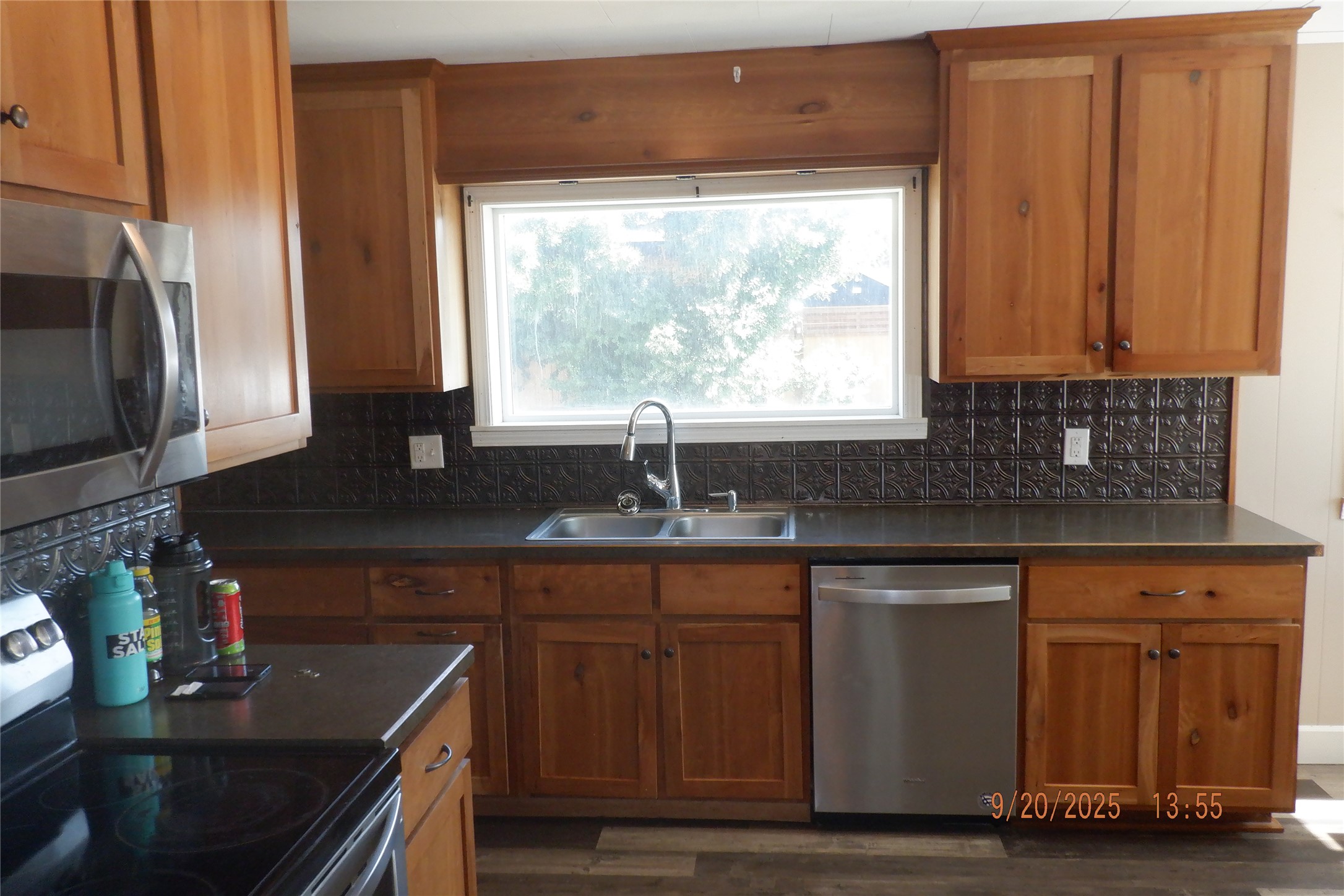 161 E Broad Street Property Photo 4