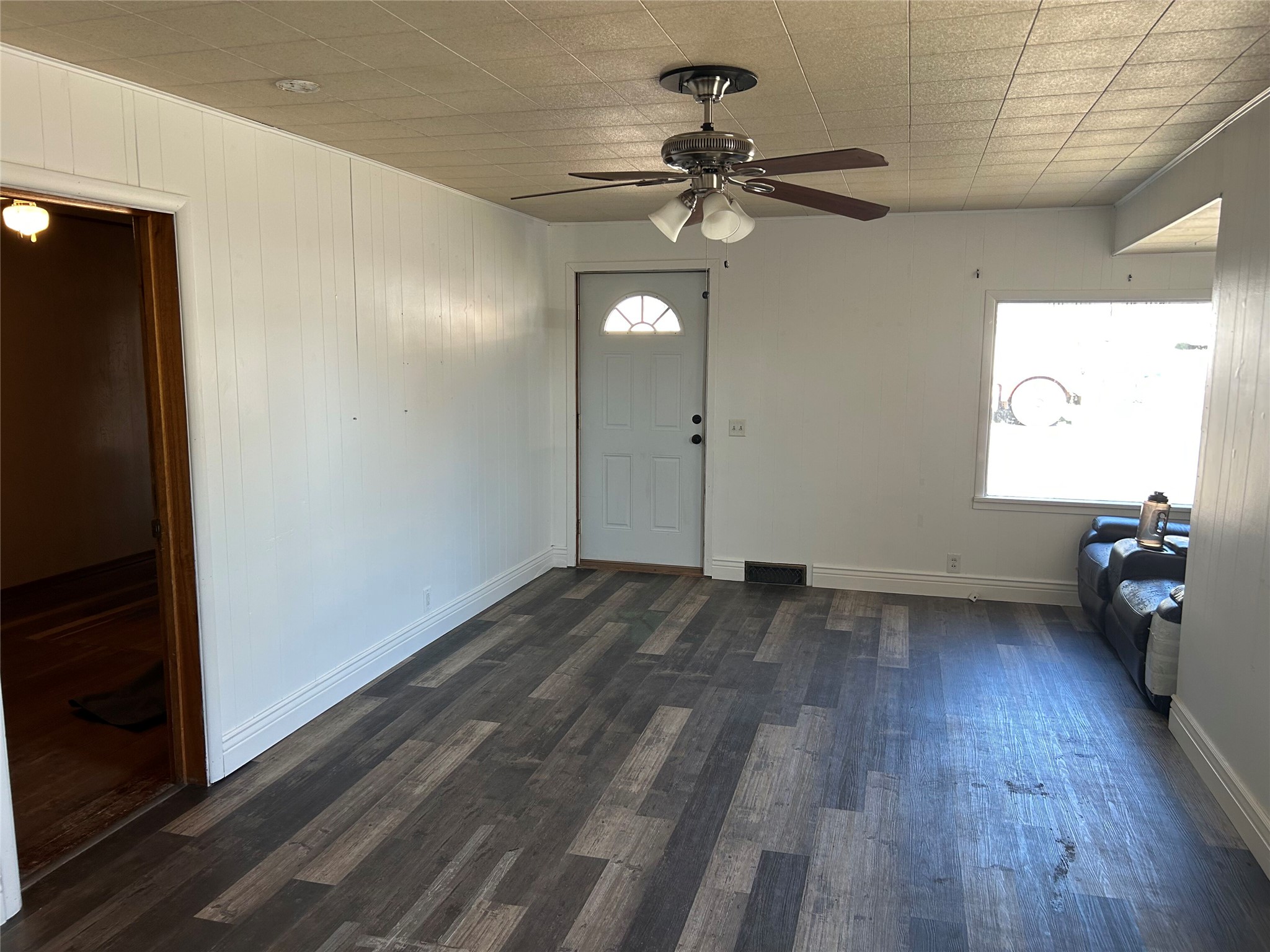 161 E Broad Street Property Photo 6
