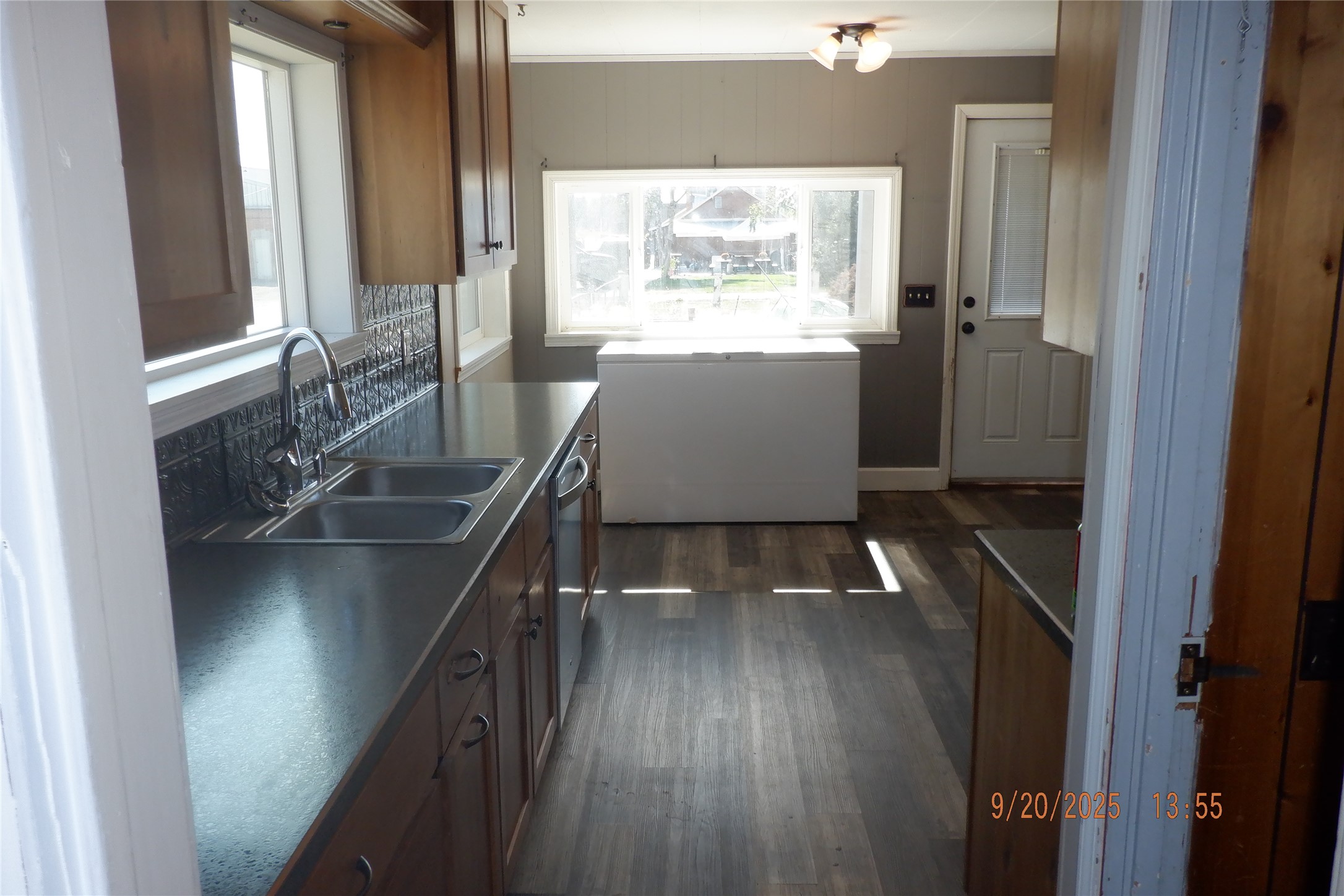 161 E Broad Street Property Photo 8
