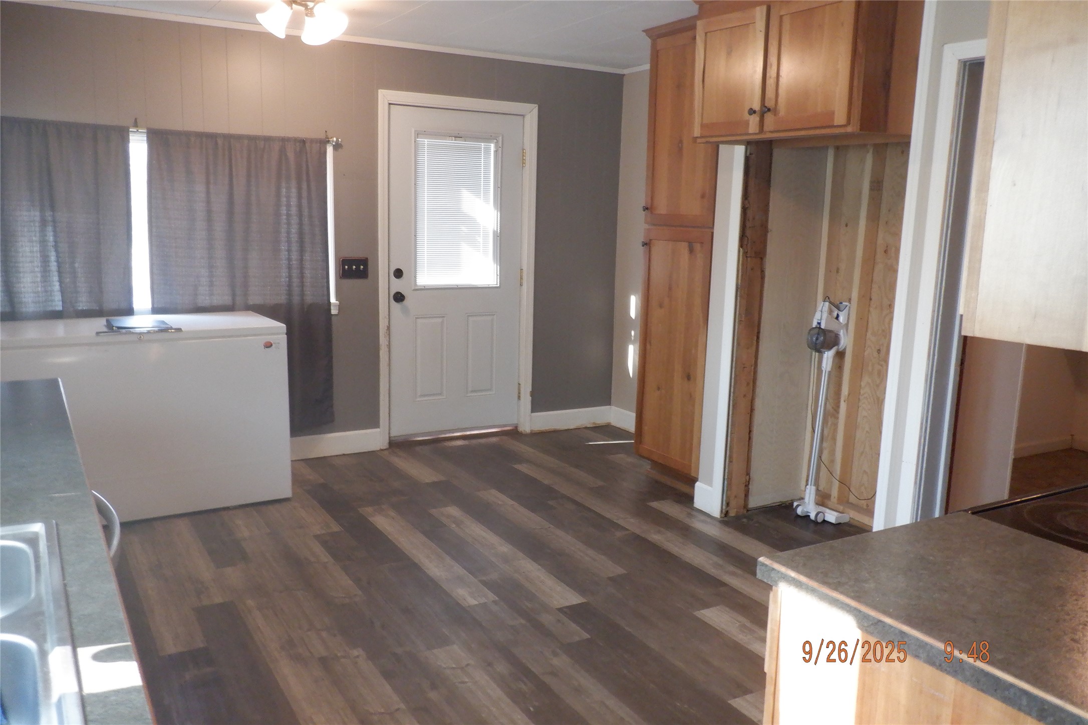 161 E Broad Street Property Photo 9