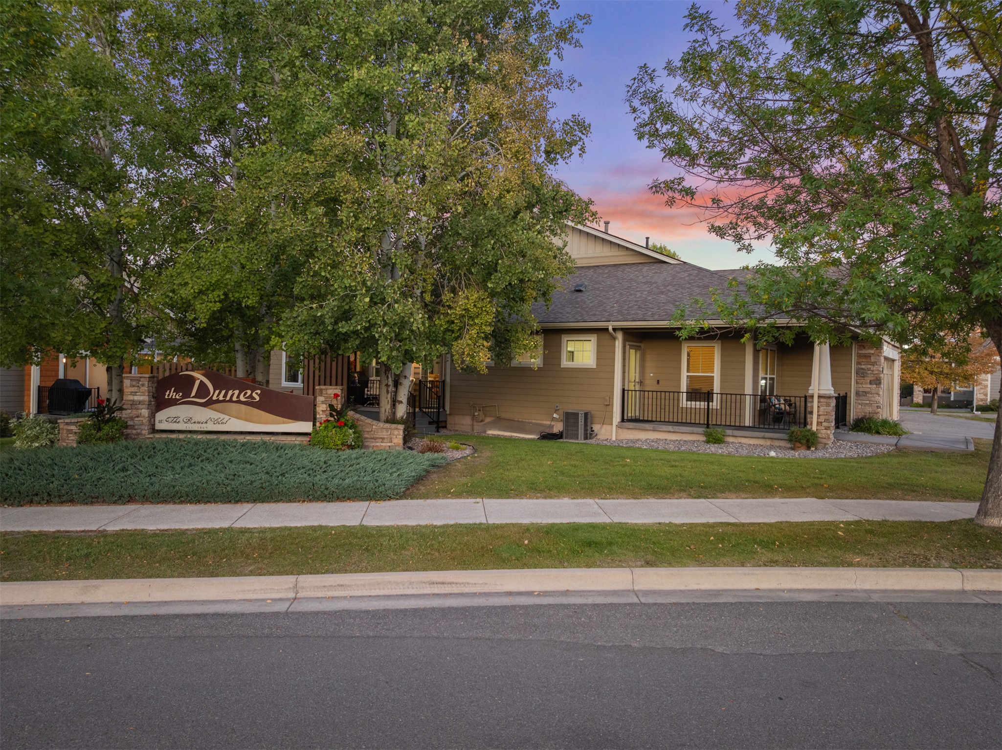 2625 Tanbark Way A Property Photo 2